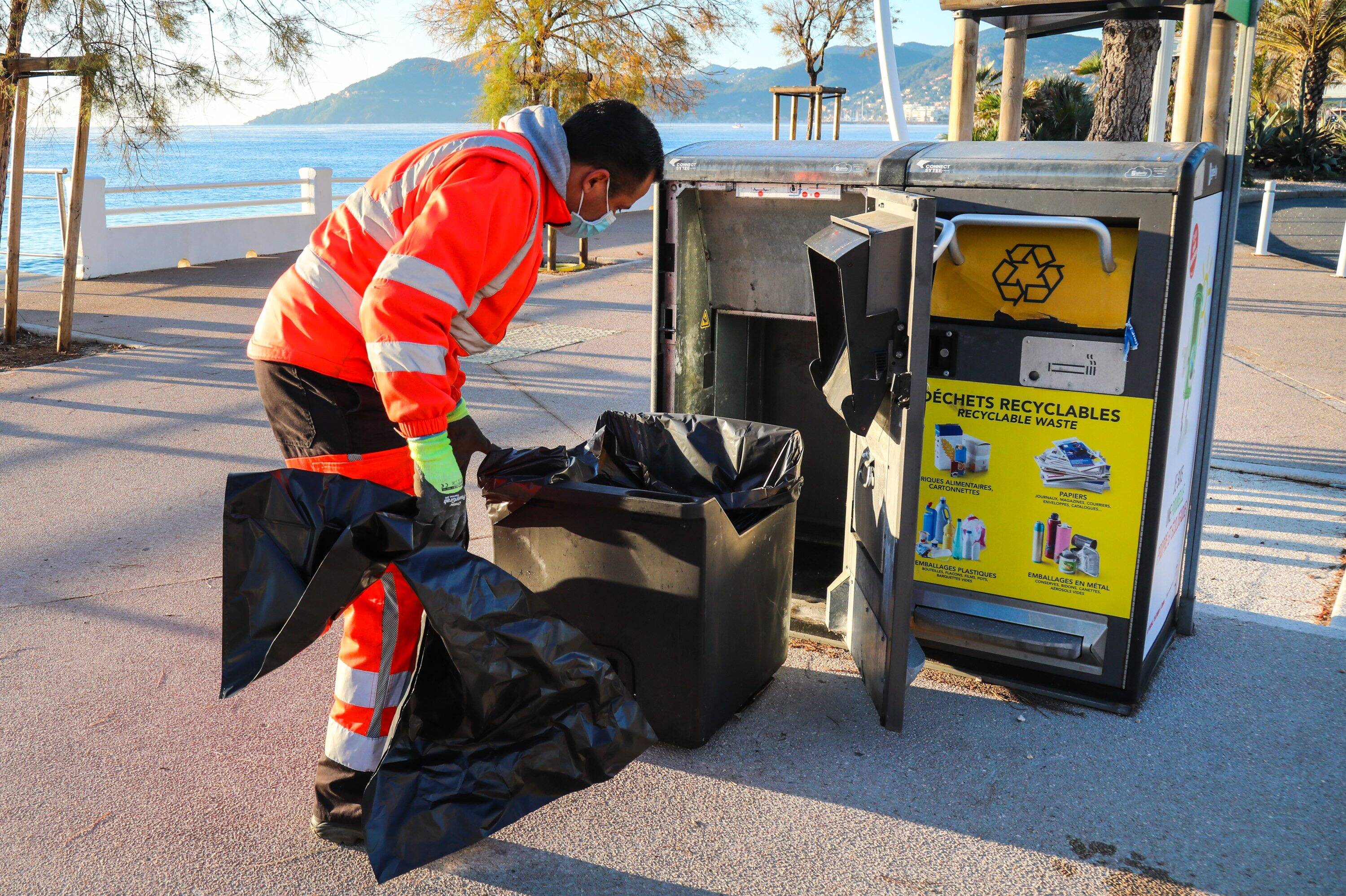 Vous habitez Antibes, Cannes ou Grasse? Répondez à notre questionnaire sur la propreté urbaine