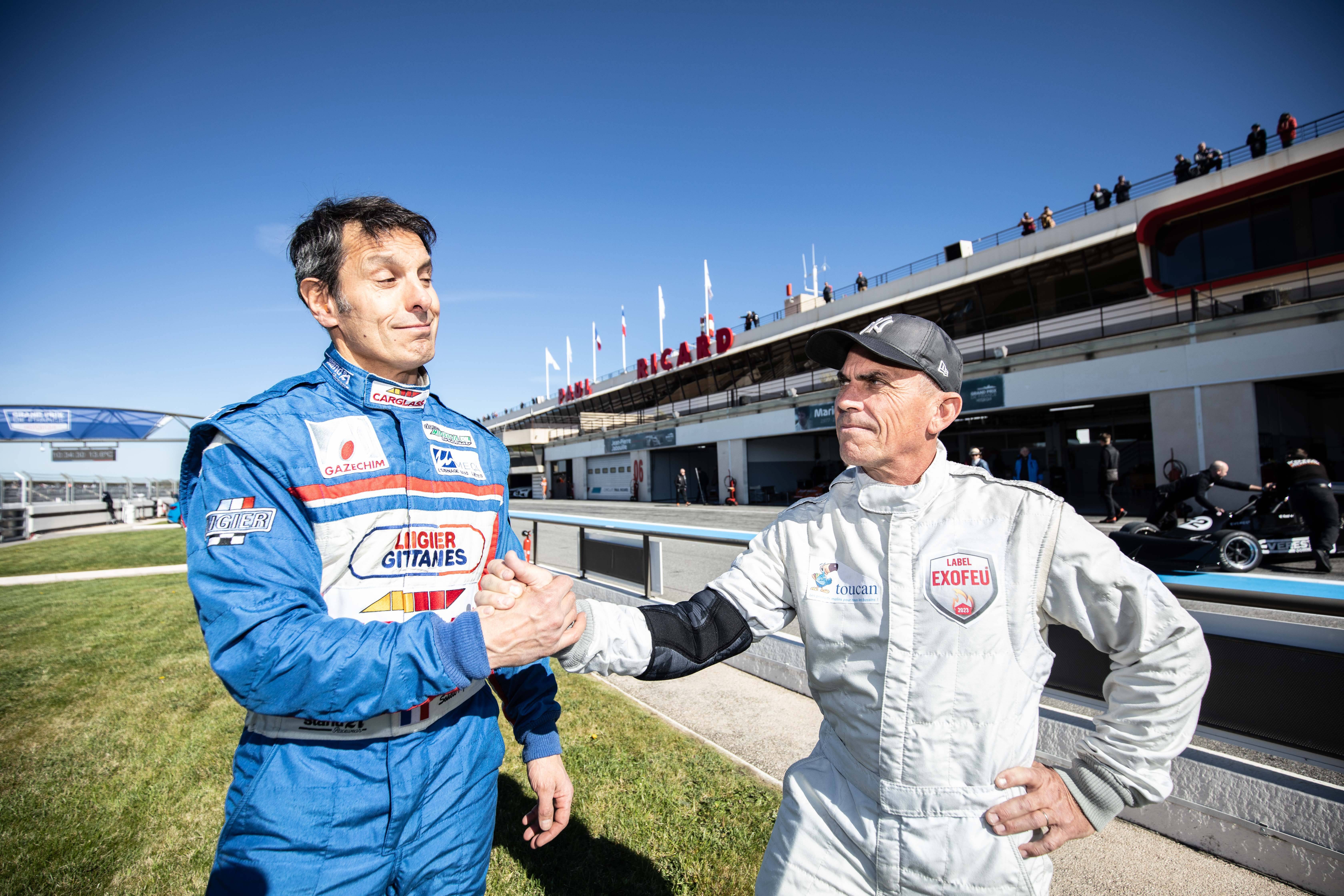 "Il n'y a rien de mieux": on a réuni les pilotes Soheil Ayari et Eric Hélary avant le départ de leur course de F1 anciennes au Castellet