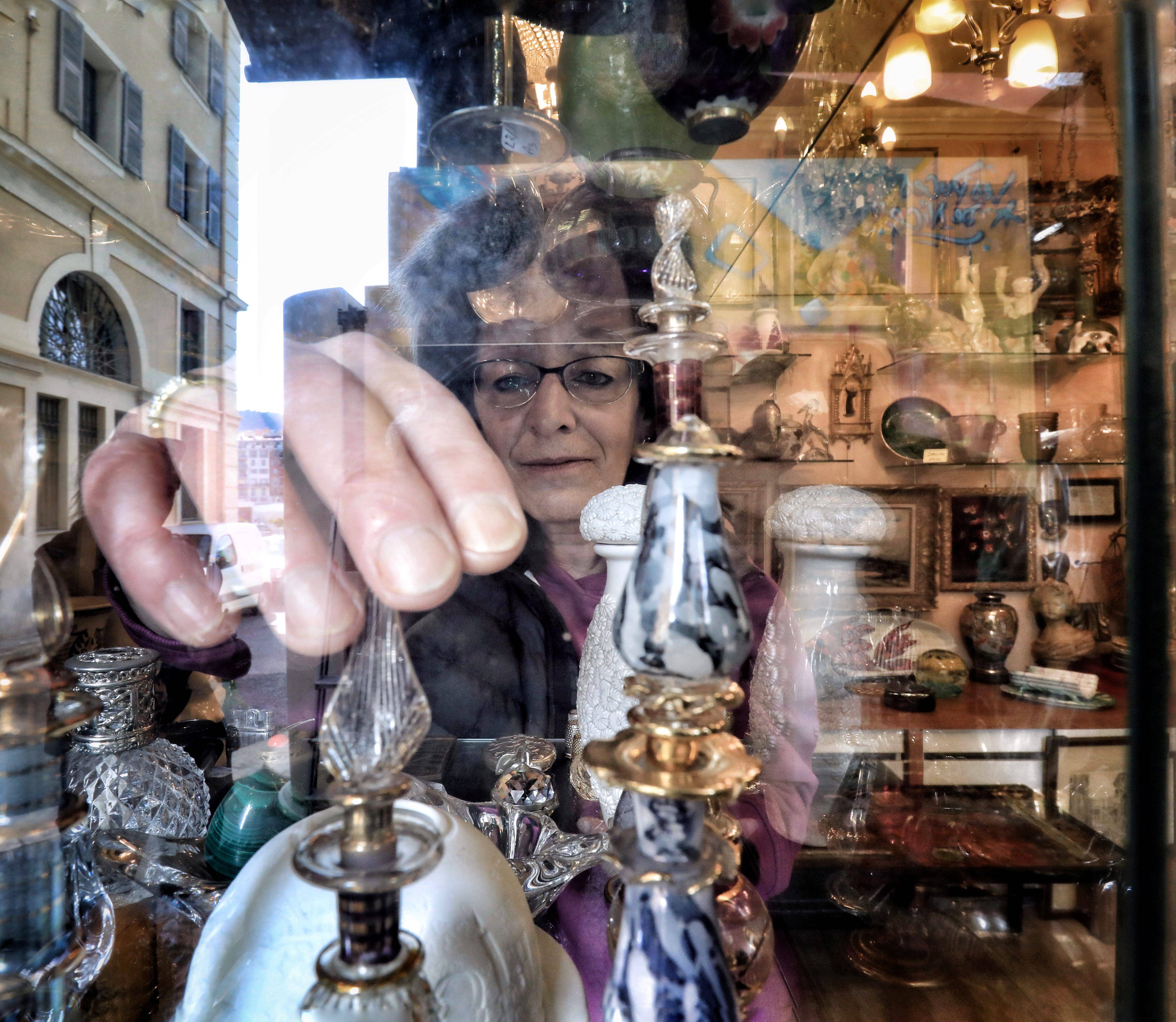 "Les clients chinois filment la boutique pour leurs pairs et achètent pour eux à distance": que devient le quartier des antiquaires à Nice?