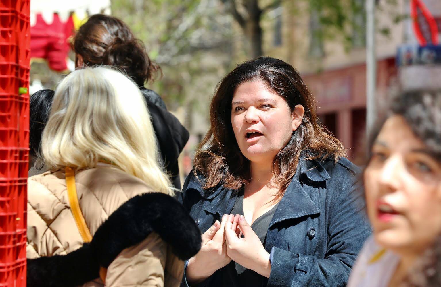 "C'est très grave de dégoûter les gens de la politique comme ça..." Raquel Garrido réagit à la condamnation d'Hubert Falco