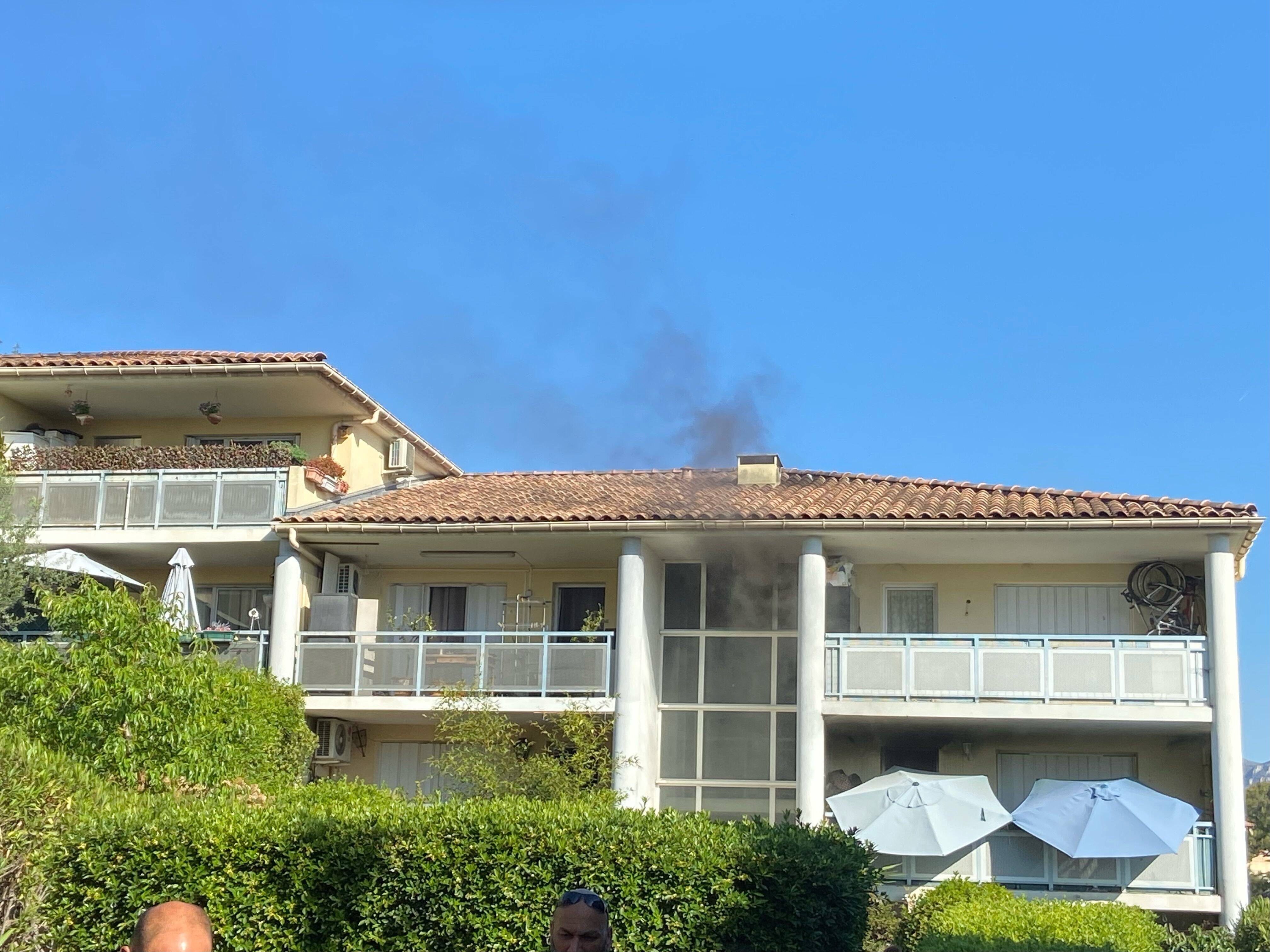Un immeuble évacué, 8 personnes intoxiquées, une famille relogée: feu de chambre dans un appartement à Saint-Laurent-du-Var