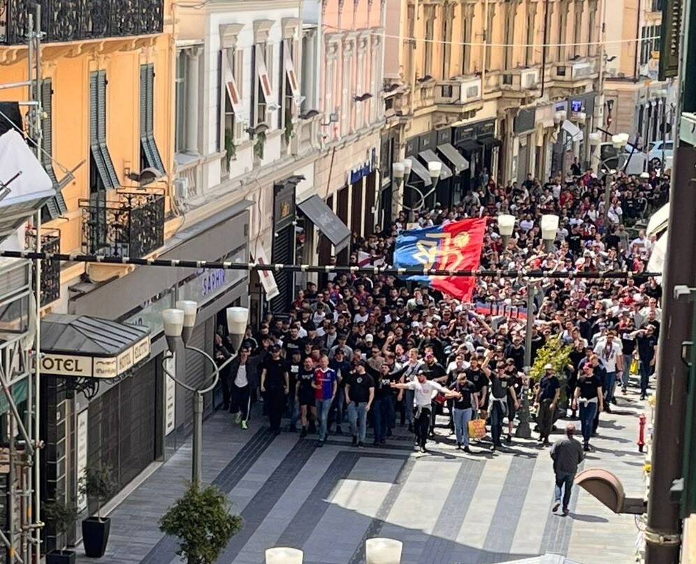 "Nous faisons la fête à distance": interdits de déplacement à Nice, les supporters du FC Bâle se rabattent sur San Remo
