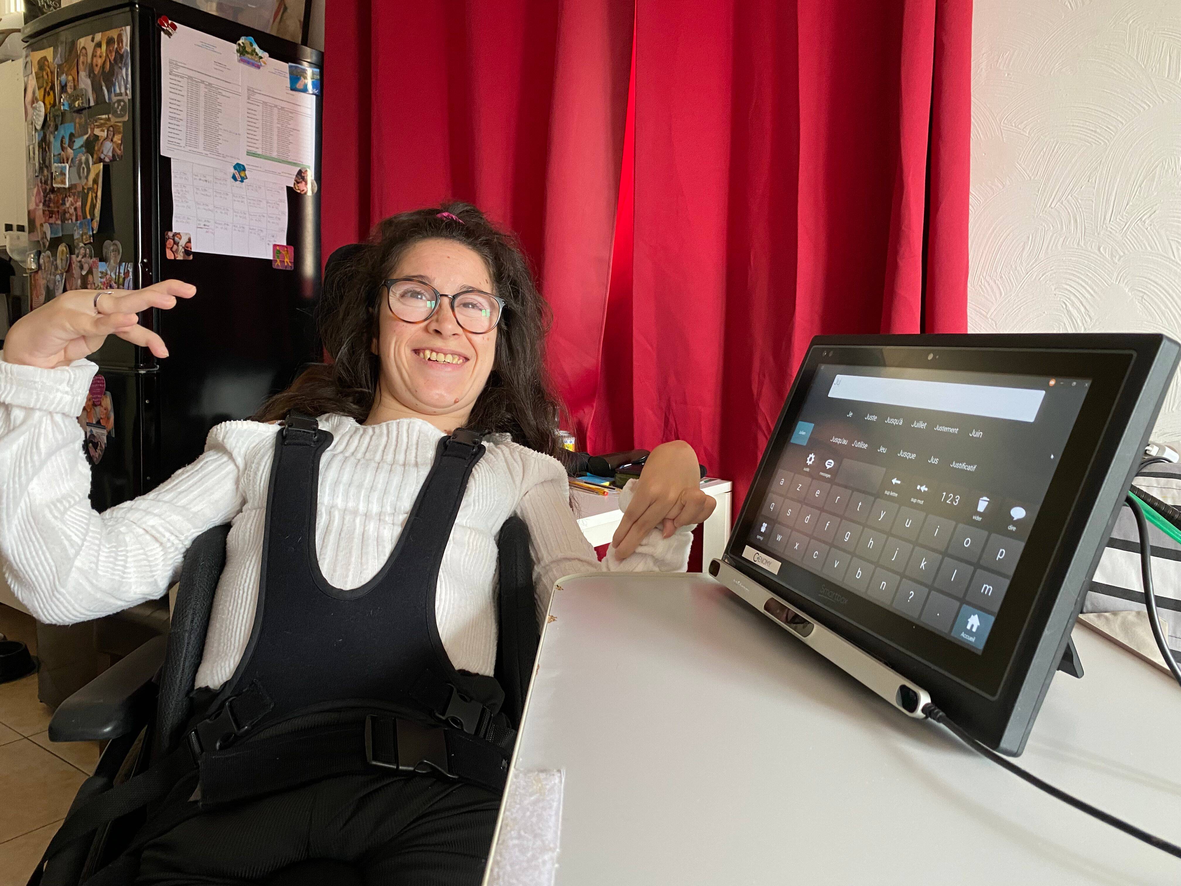 "Je veux montrer que je suis comme tout le monde": une jeune Hyéroise parle du handicap sur sa chaîne YouTube