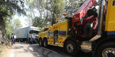 Accident de poids lourd à Bormes-les-Mimosas, une route coupée