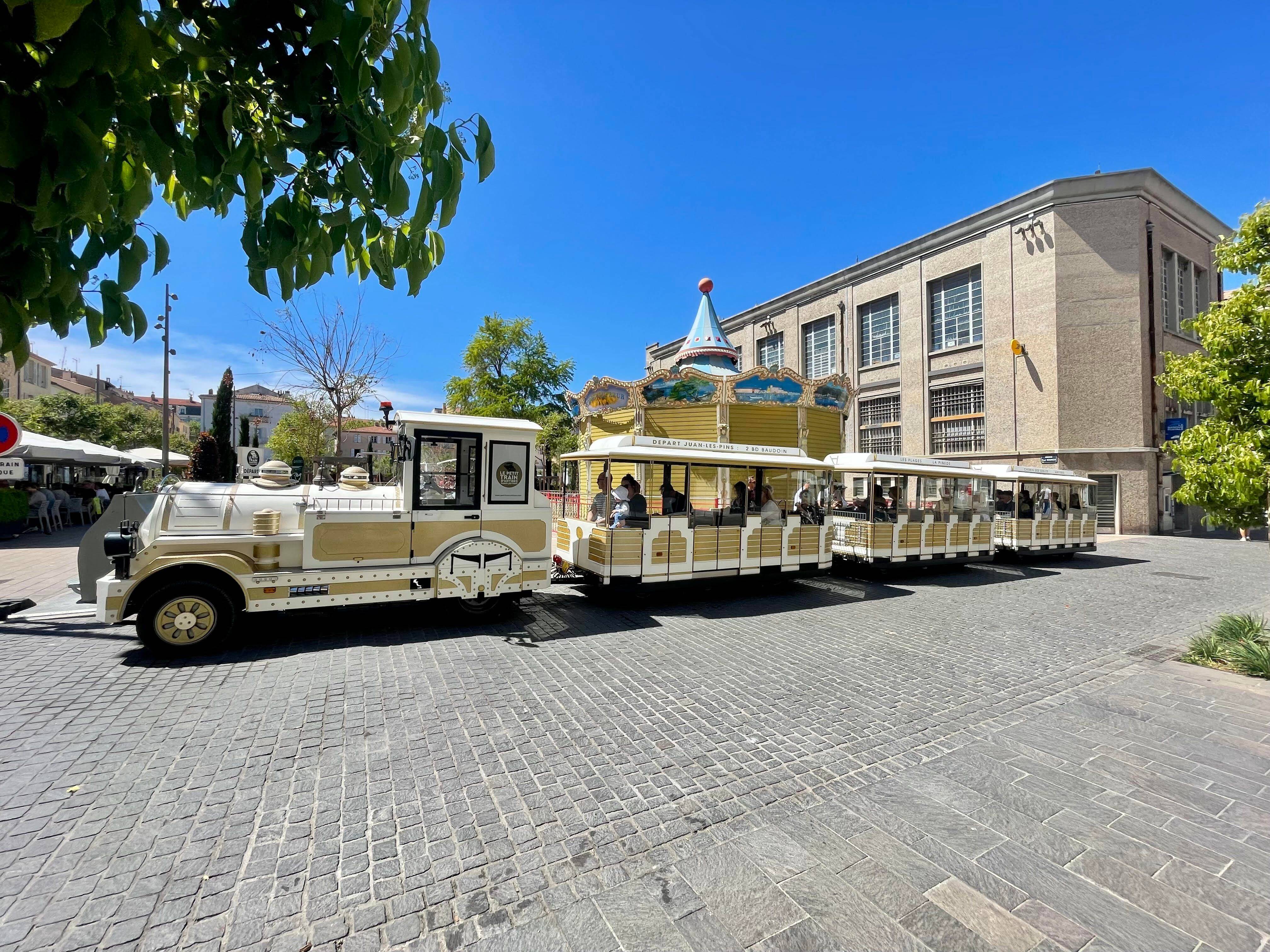 Tout ce qu'il faut savoir sur le Petit Train et le bus panoramique de retour à Antibes