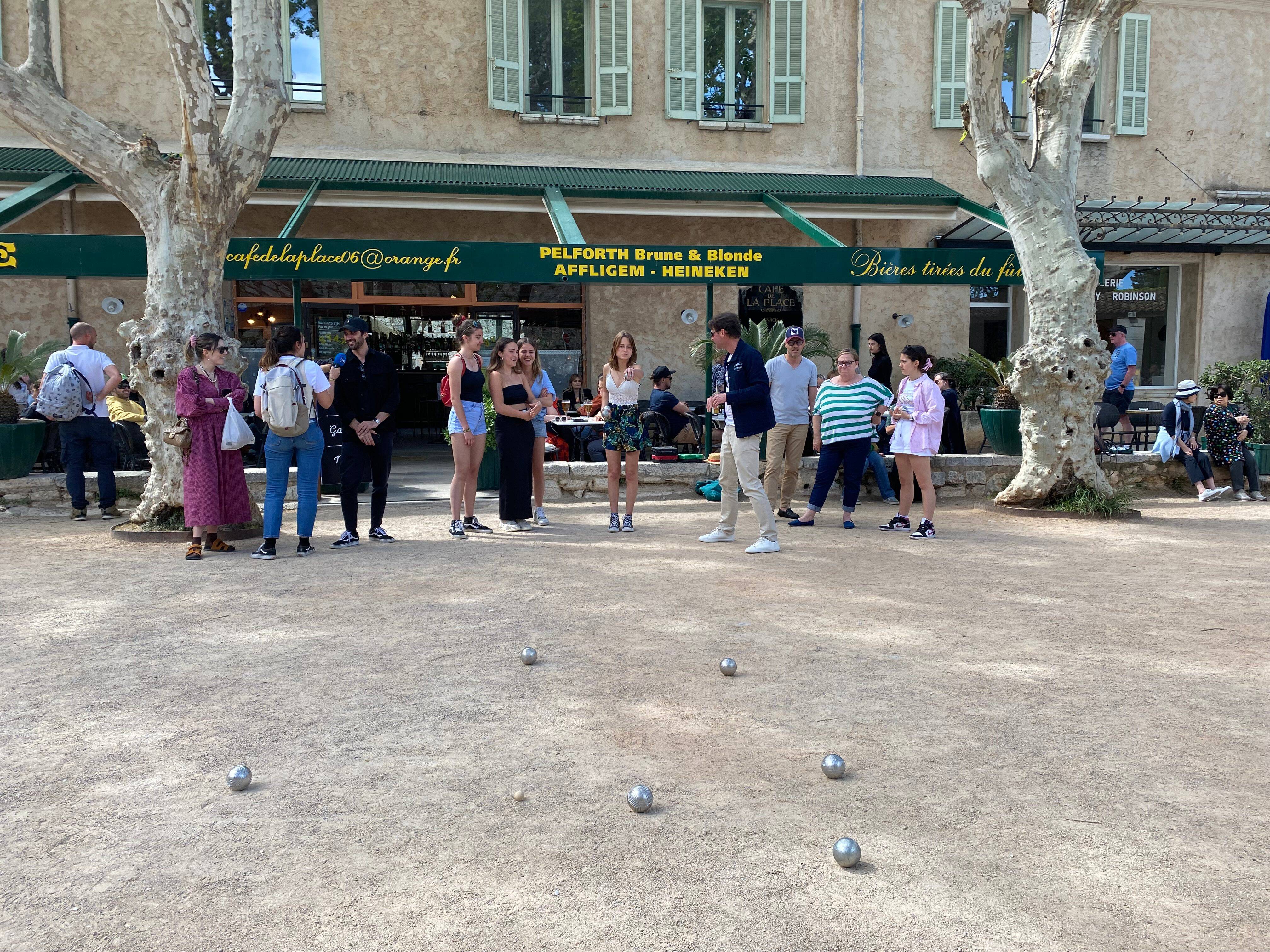 Yves Montand ou Lino Ventura y passaient des heures... Une initiation à la pétanque proposée sur le mythique terrain de Saint-Paul-de-Vence