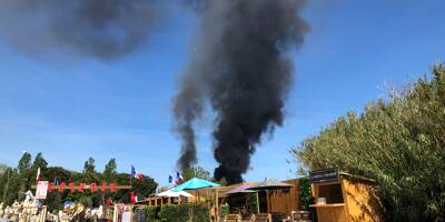 Un incendie se déclare dans une pépinière à Fréjus, gros dégagement de fumée noire