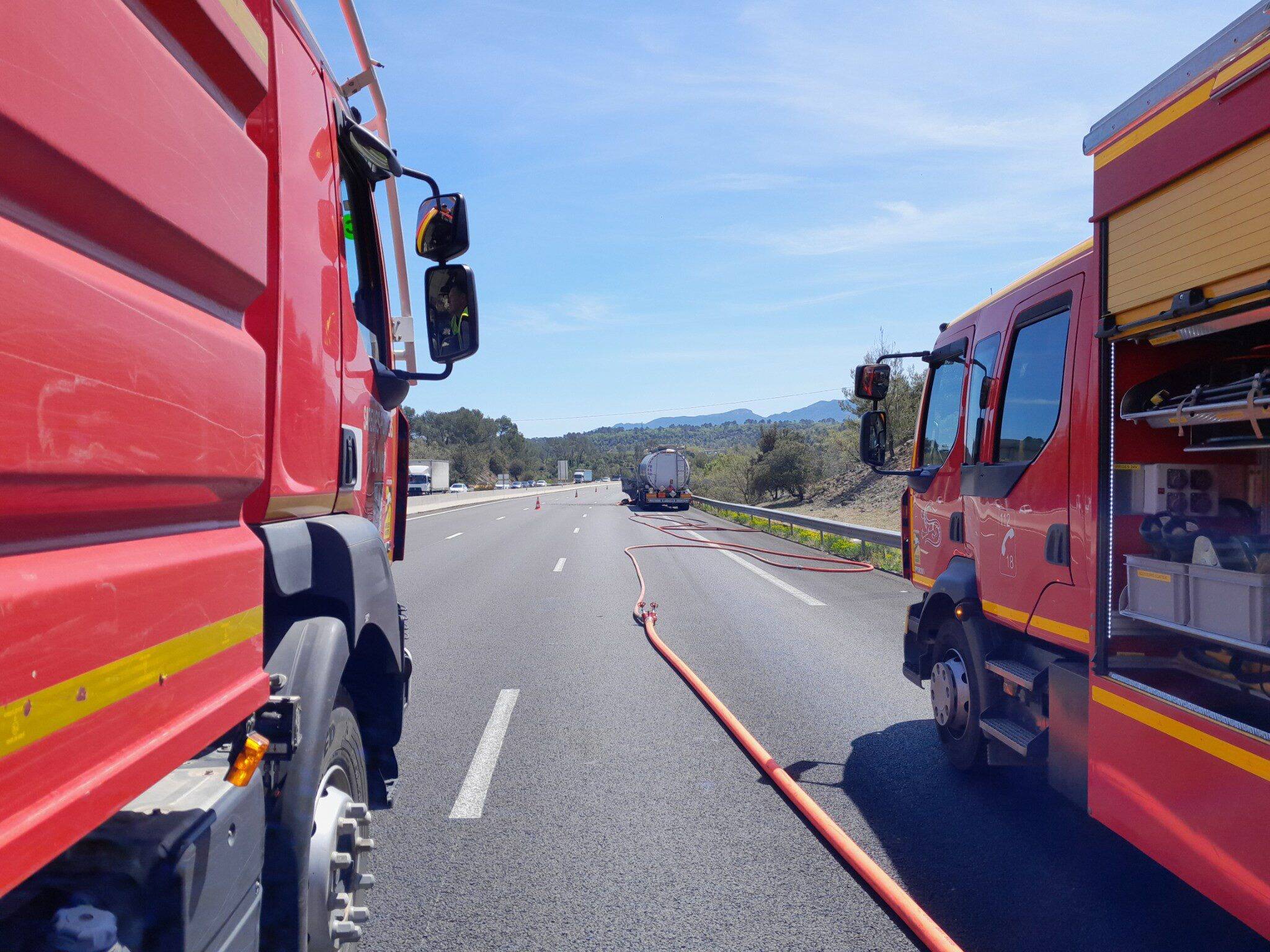 Un semi-remorque prend feu sur l'autoroute A8, la circulation fortement perturbée dans le Var
