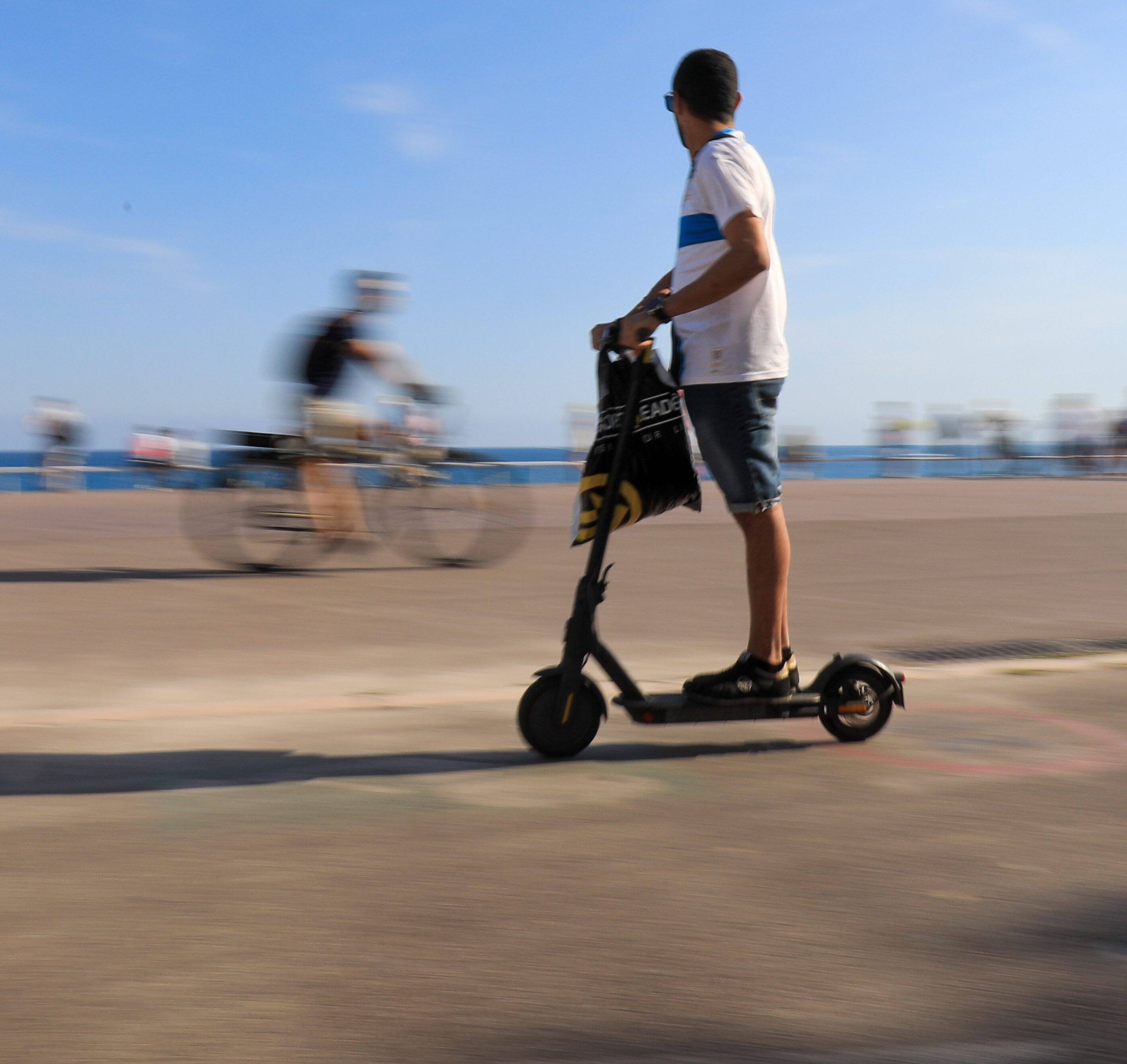 Trottinettes électriques, Pique-niques... Le Maire De Saint-Laurent-du ...