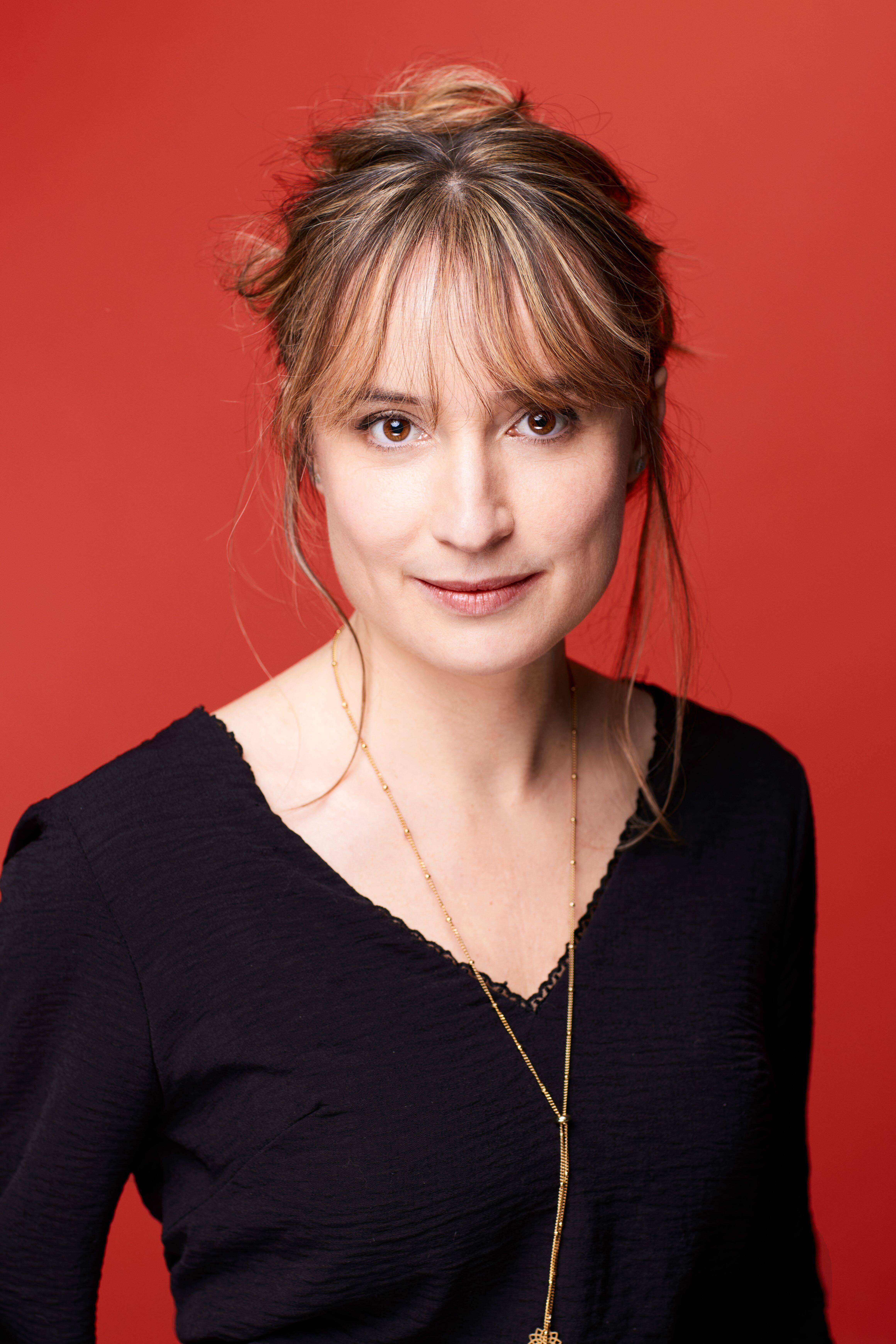 "Une femme en quête de rédemption": rencontre avec Mélissa Da Costa autour de son dernier roman "Les Femmes au bout du monde"