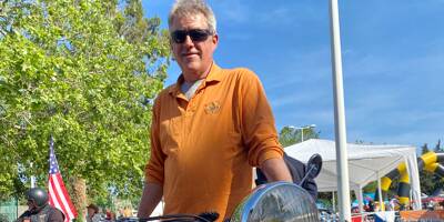 Francis a passé plus d'un an à retaper sa moto, nous l'avons rencontré au salon du deux-roues d'Antibes