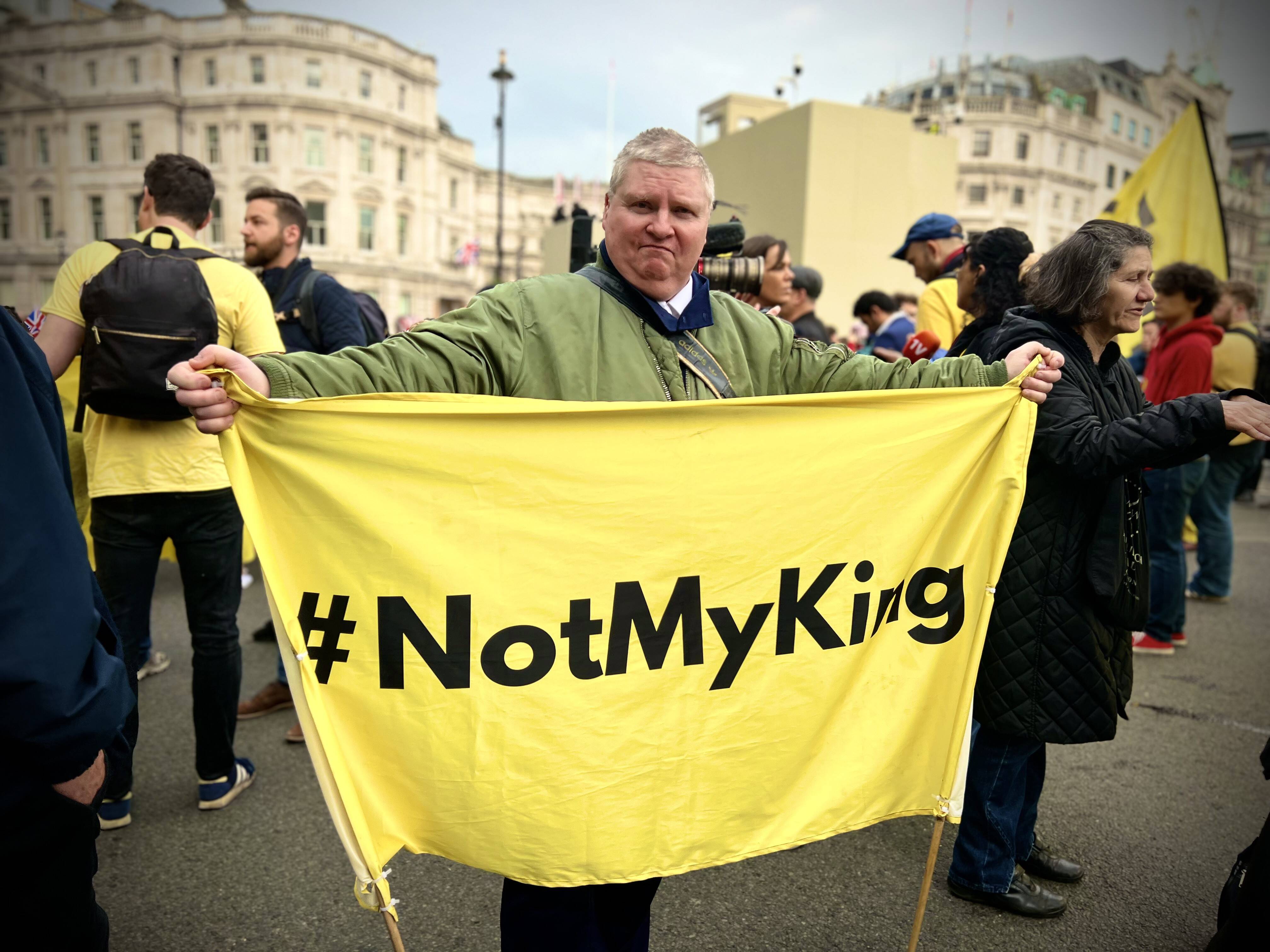 "Au lieu d'agir pour son peuple, Charlie fait son show": les anti-monarchie se sont invités à la fête du couronnement de Charles III