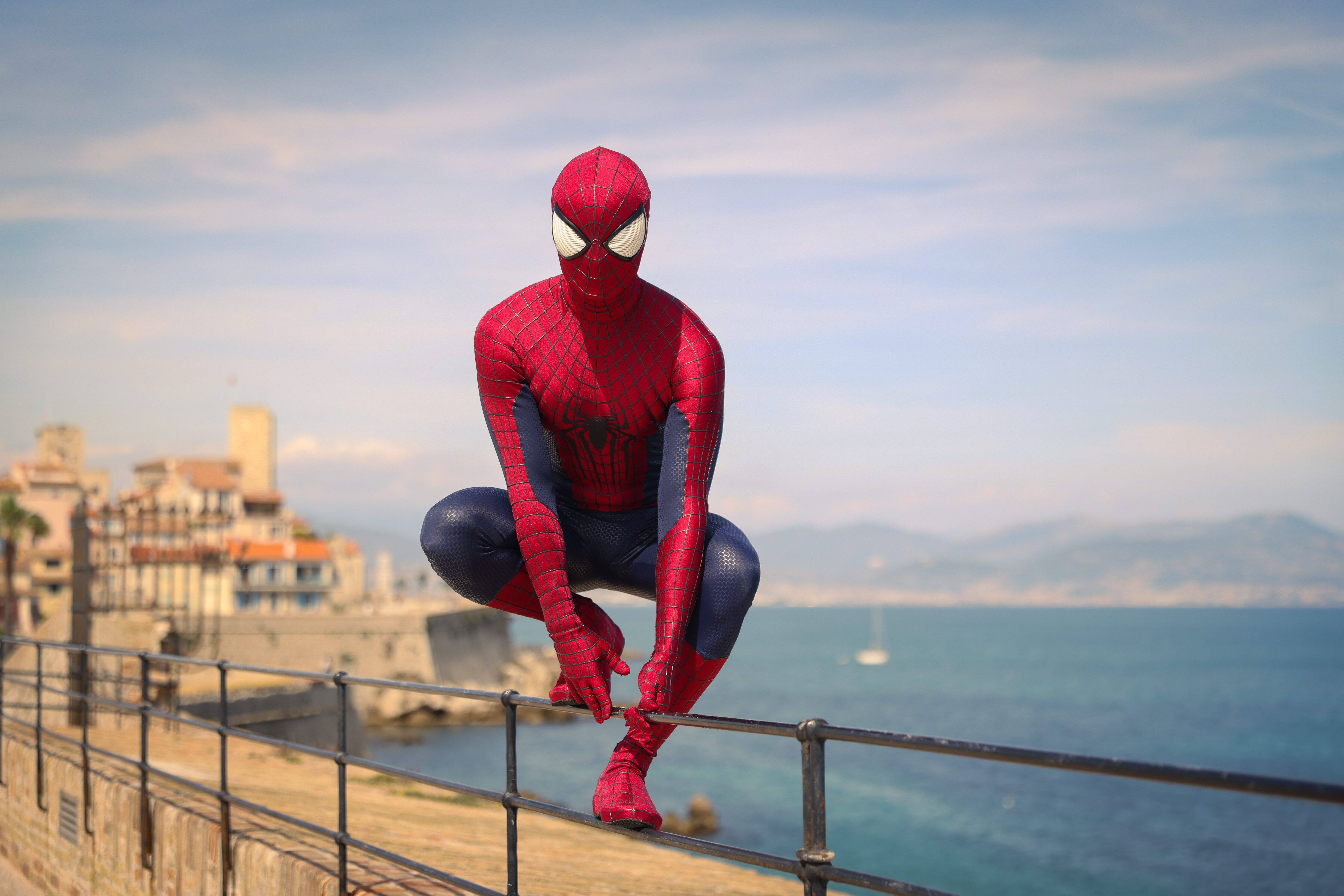 Rencontre avec le Spider-man des remparts d'Antibes, qui anime les journées des enfants hospitalisés