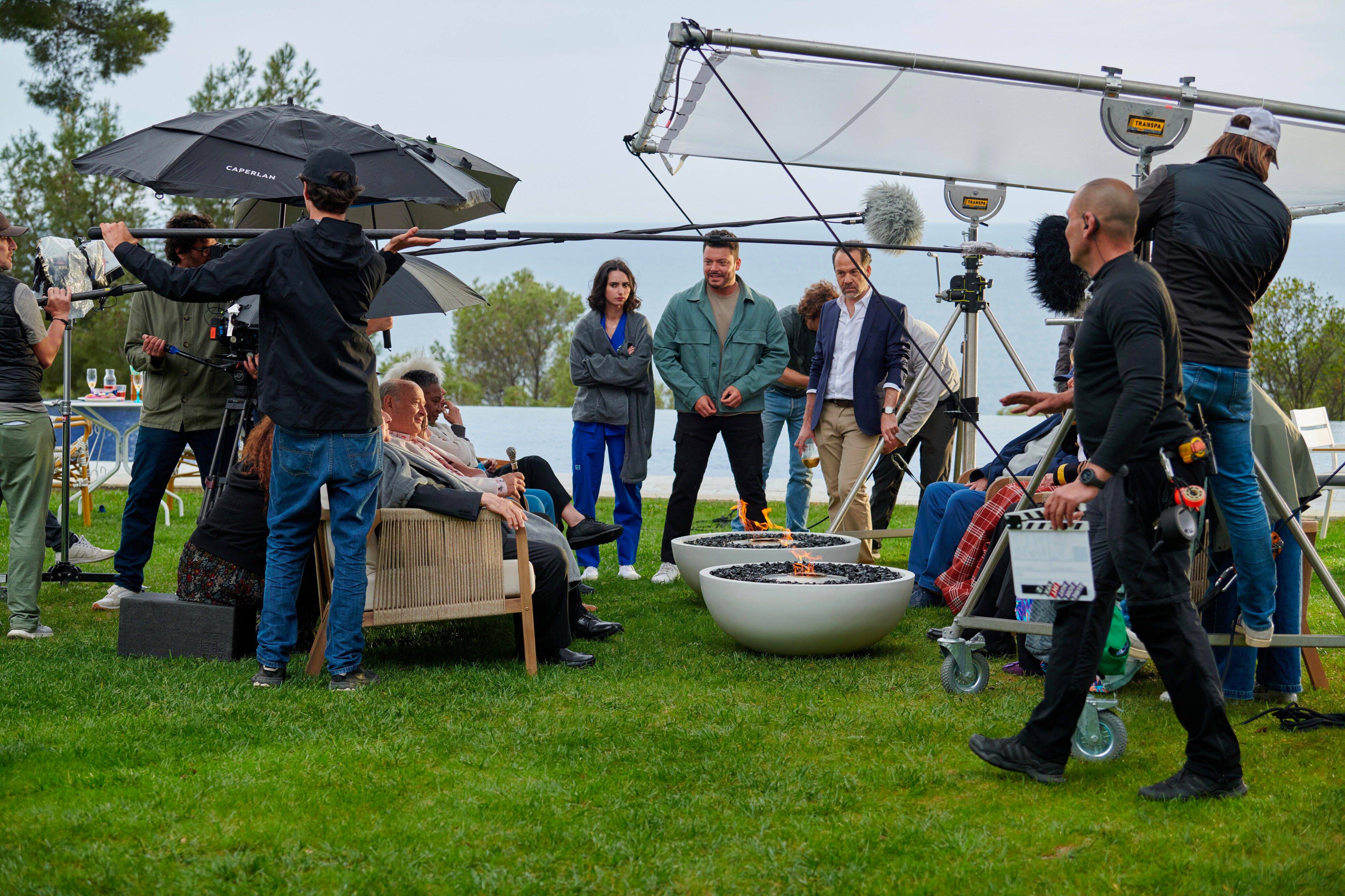 "Maison de retraite 2": Kev Adams et son équipe posent leurs caméras dans le Var