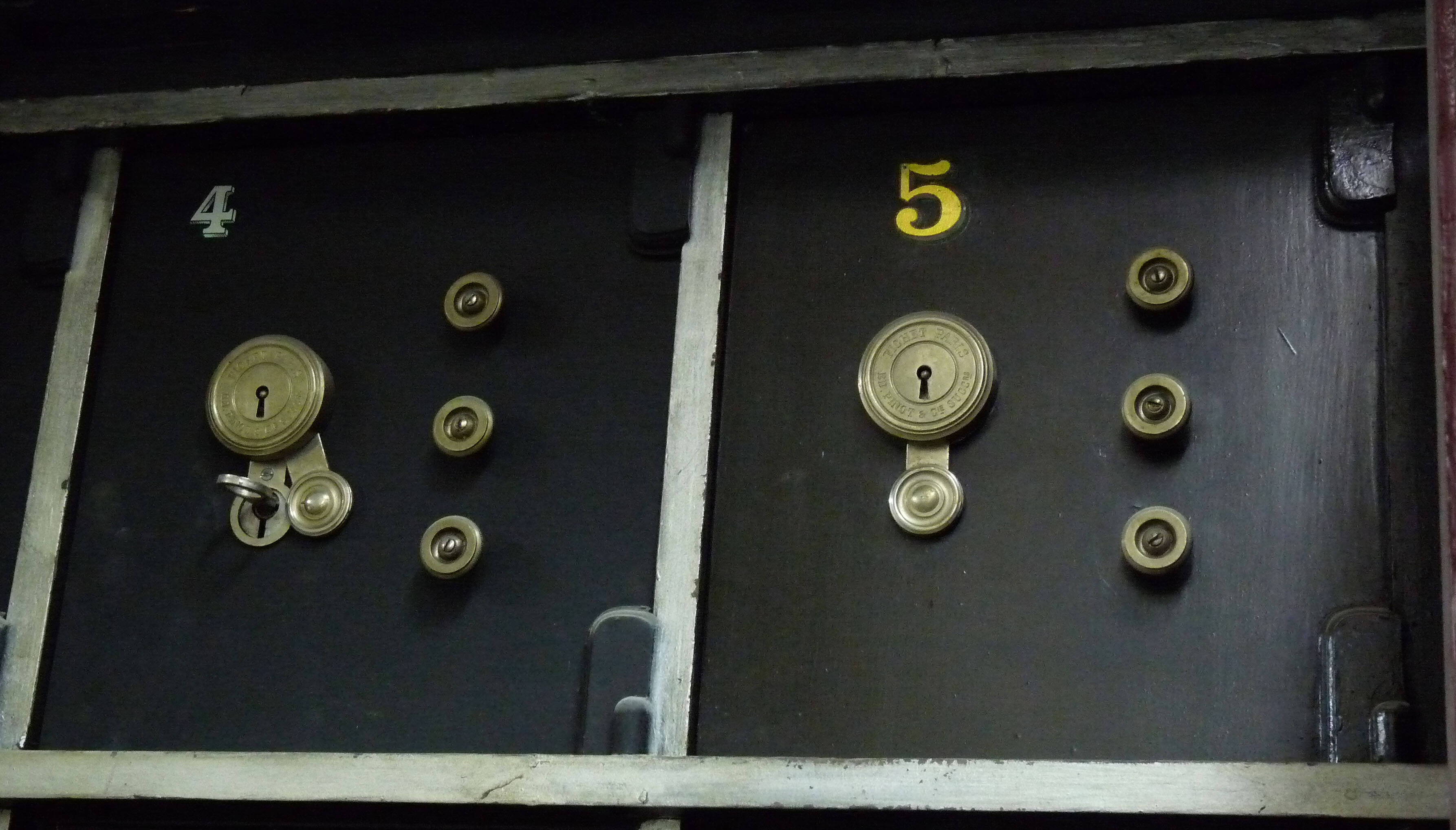 "La première fois, je ne savais pas qu'il fallait les déclarer. La deuxième, je pensais pouvoir le faire à la frontière": l'octogénaire niçois rapatriait 50.000¬ du Luxembourg