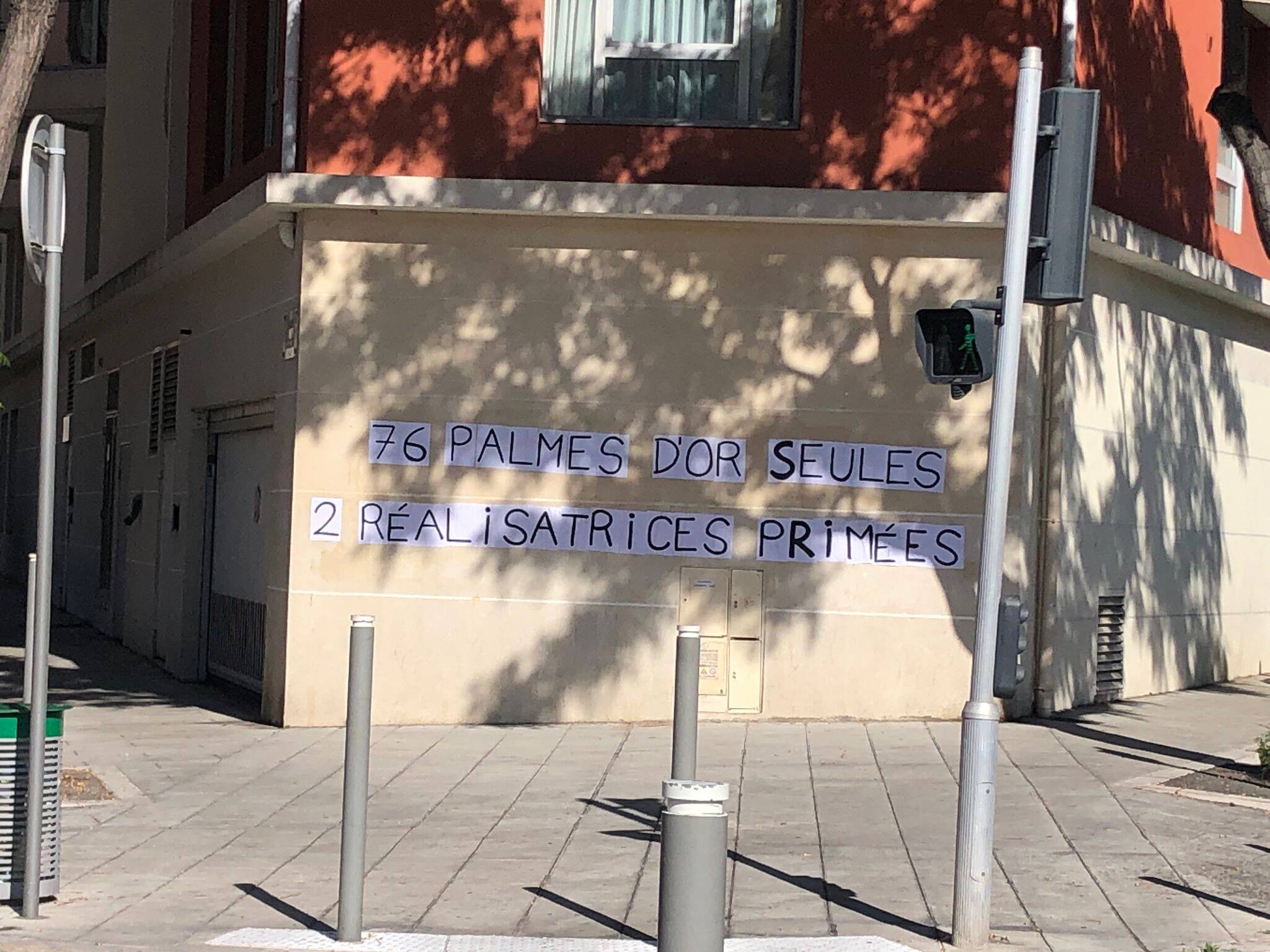 Un collage féministe pour dénoncer le manque de parité dans l'attribution des palmes d'or au festival de Cannes