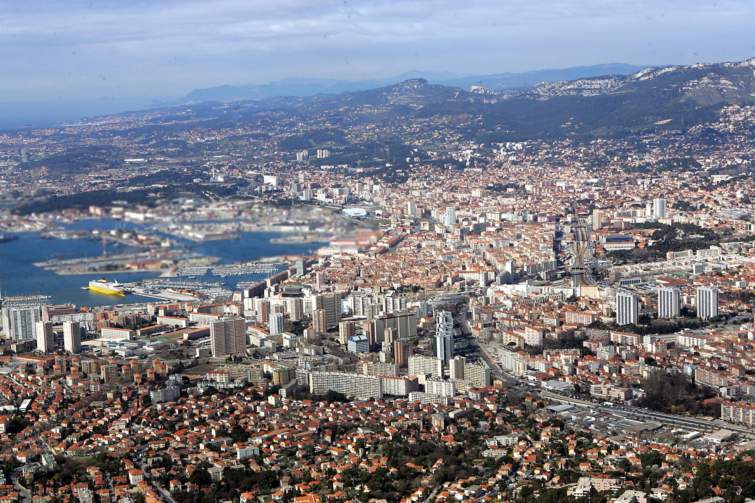 "Un T2, s'il vous plaît Monsieur le Président": Marie-Josée, 67 ans, attend un logement social près de Toulon depuis 20 ans