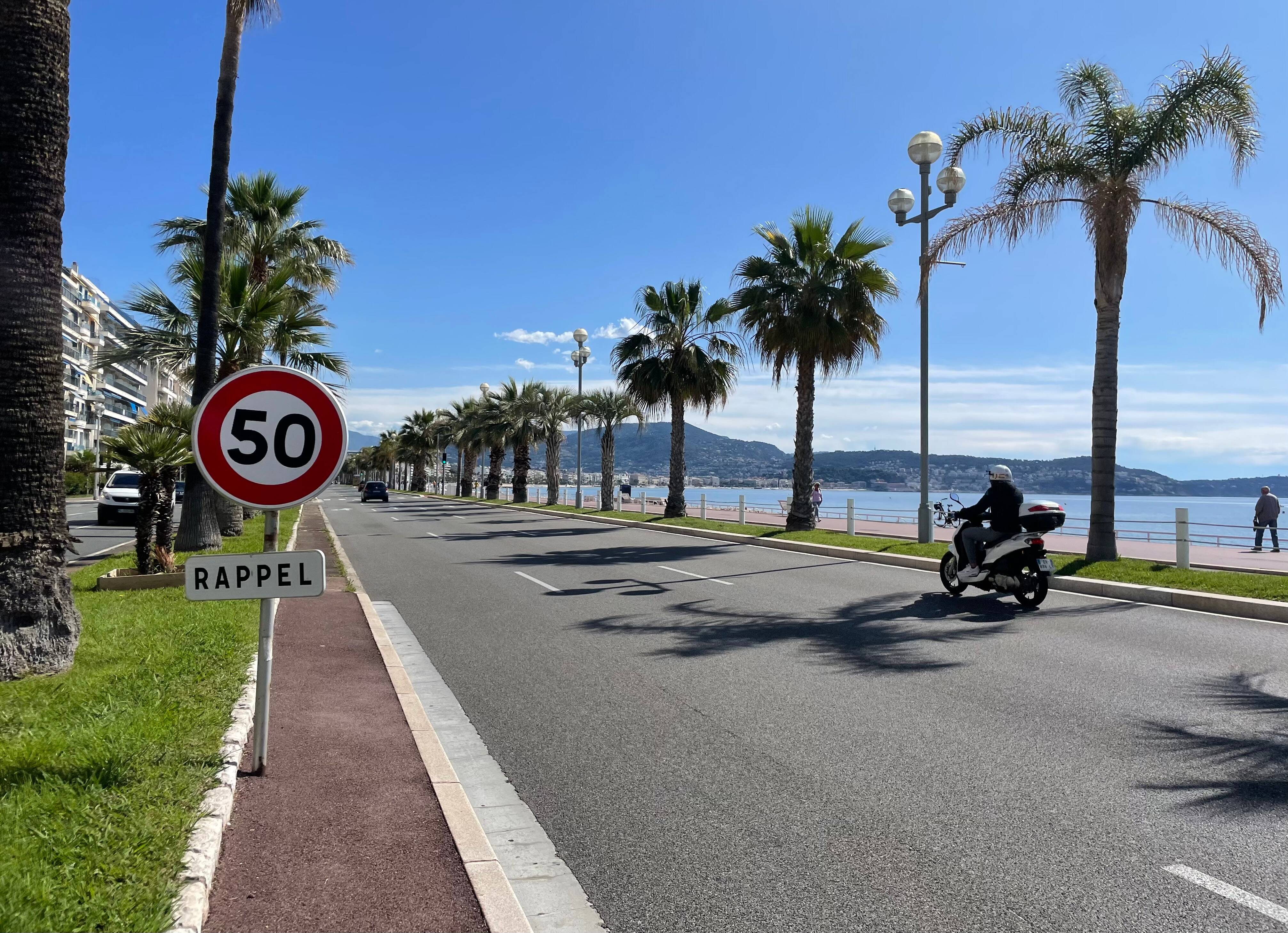 Ce que l'on sait sur l'accident qui a coûté la vie à un conducteur de deux-roues sur la Prom' à Nice ce mardi