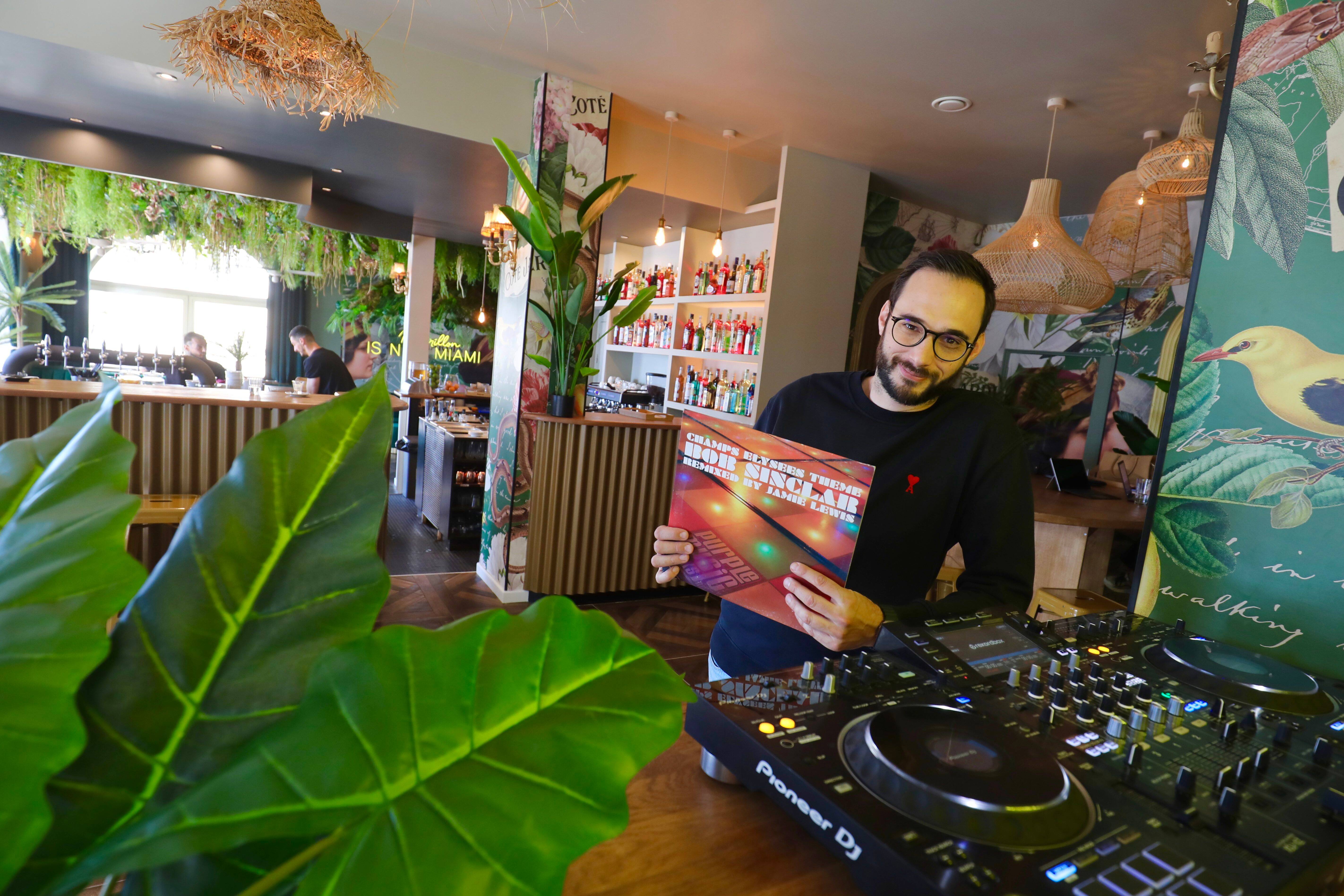 Ce bar mythique de Toulon change de patron et de look