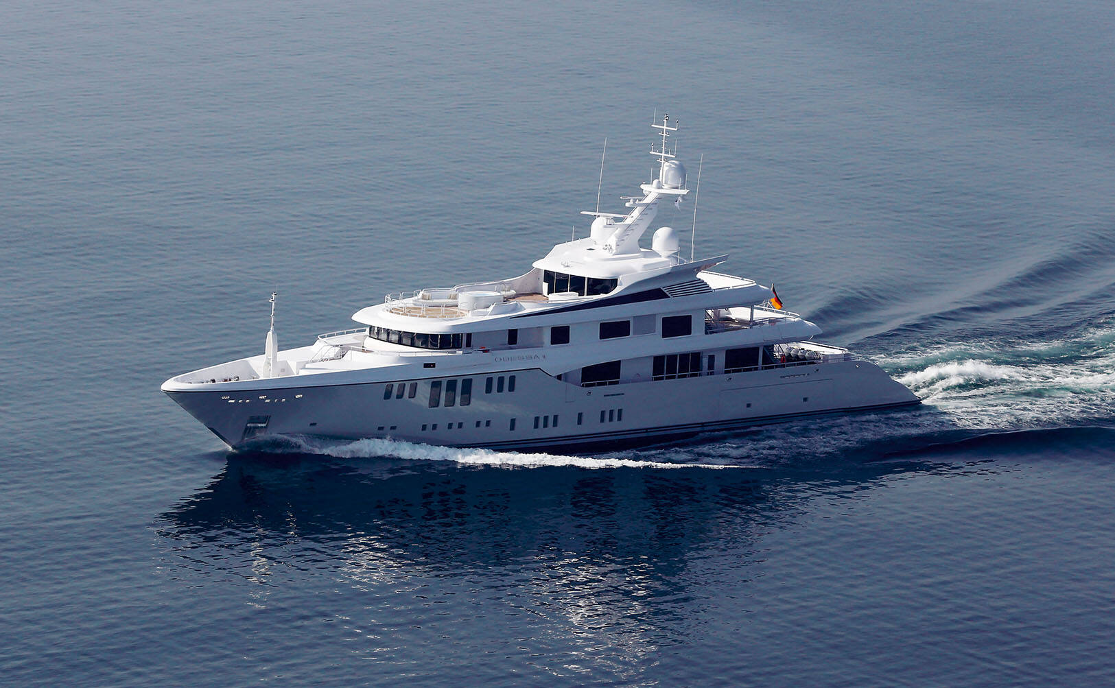 Un "joujou" à 80 millions: le yacht d'un milliardaire d'origine russe au mouillage sur la Côte d'Azur