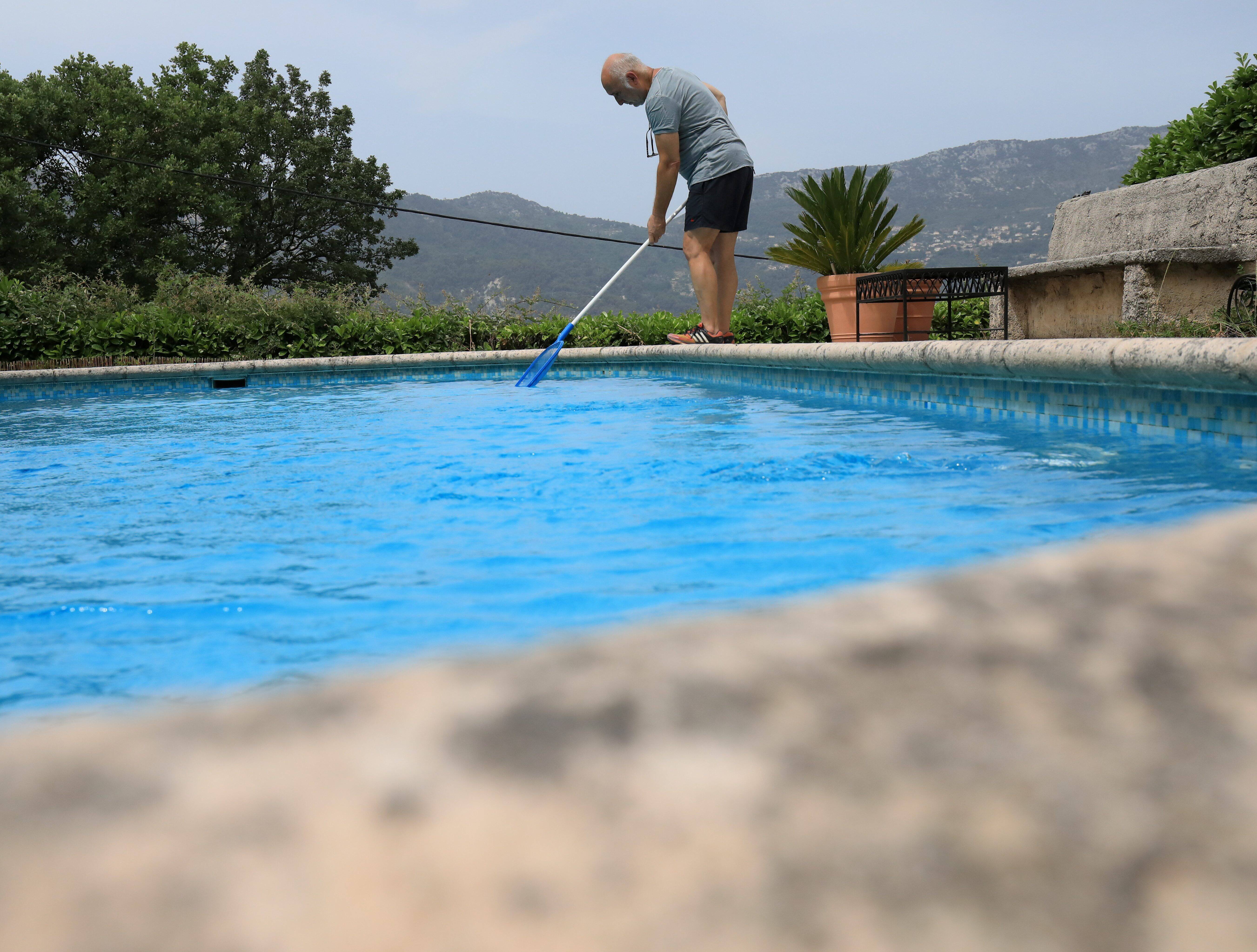 Cette commune du Var a décidé de suspendre les permis de construire des piscines pour faire face à la sécheresse