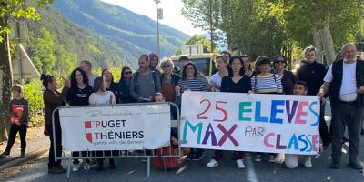 Manifestation contre les classes surchargées au collège de Puget-Théniers