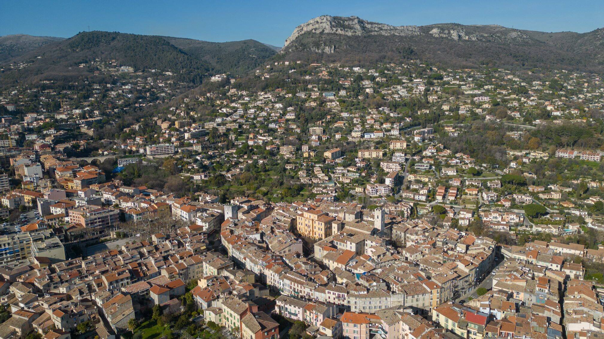 Séismes, feux de forêt, mouvements de terrain... quels sont les risques majeurs à Vence et comment réagir en cas de catastrophe?