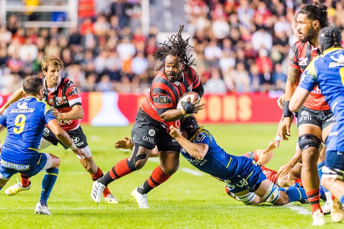 "Je ne réalise pas trop": Avant sa fin de carrière, Mathieu Bastareaud, légende du RCT, se confie