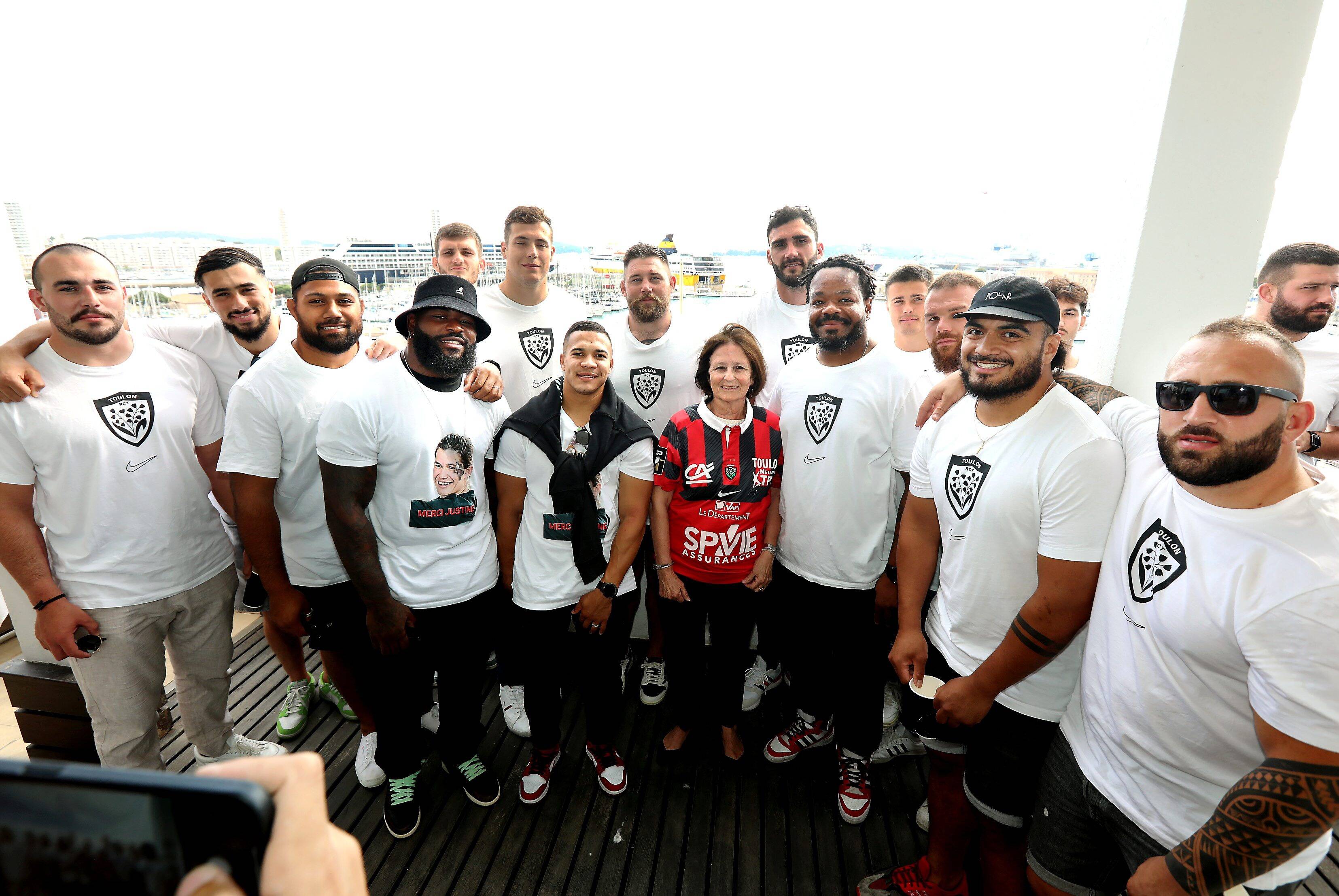 Les Rugbymen Du RCT Reçus En Mairie D’honneur - Var-Matin