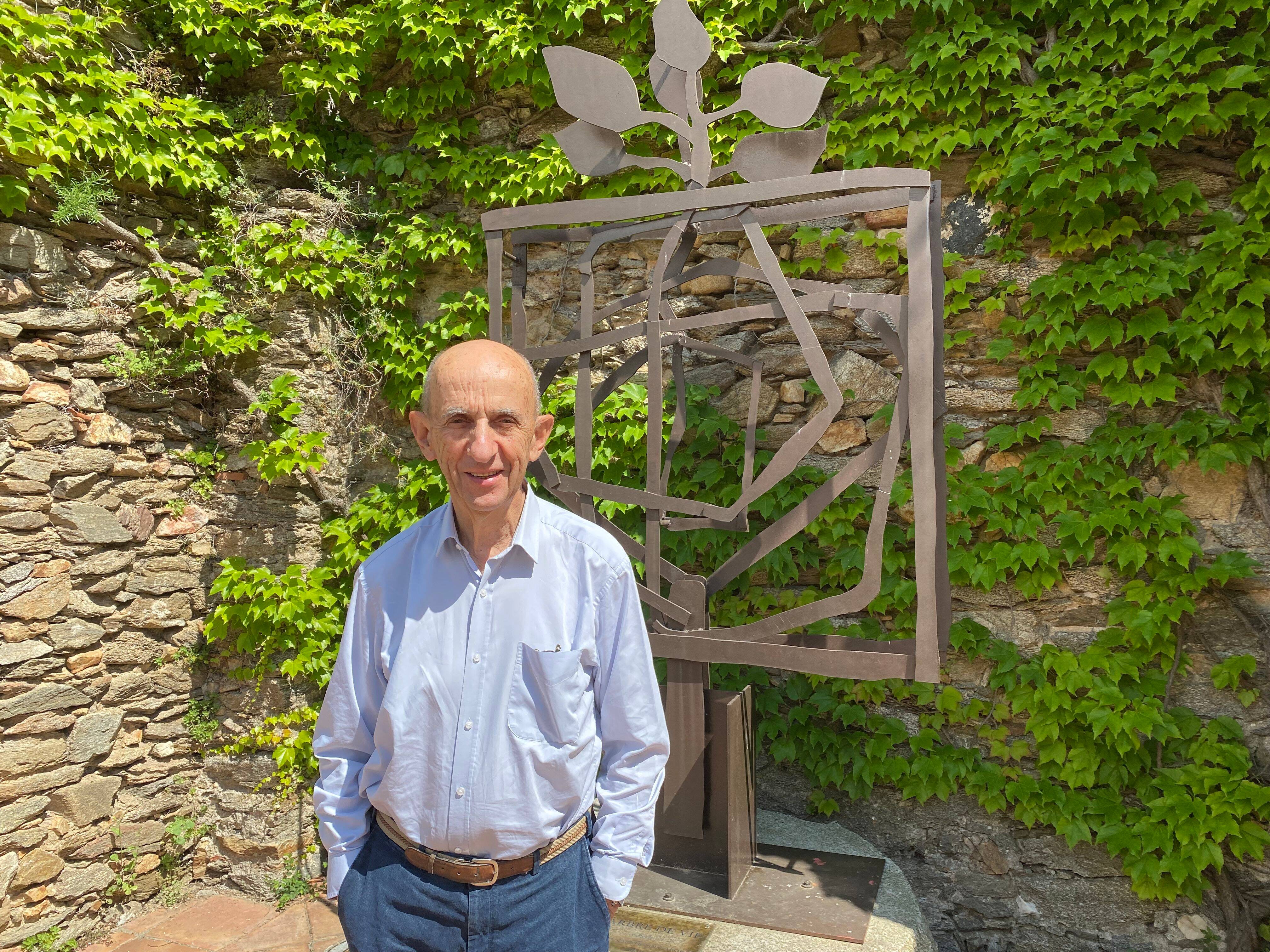 Pour Louis Gallois, ancien patron d'Airbus et de la SNCF, "il faut ramener les gens vers l'industrie"