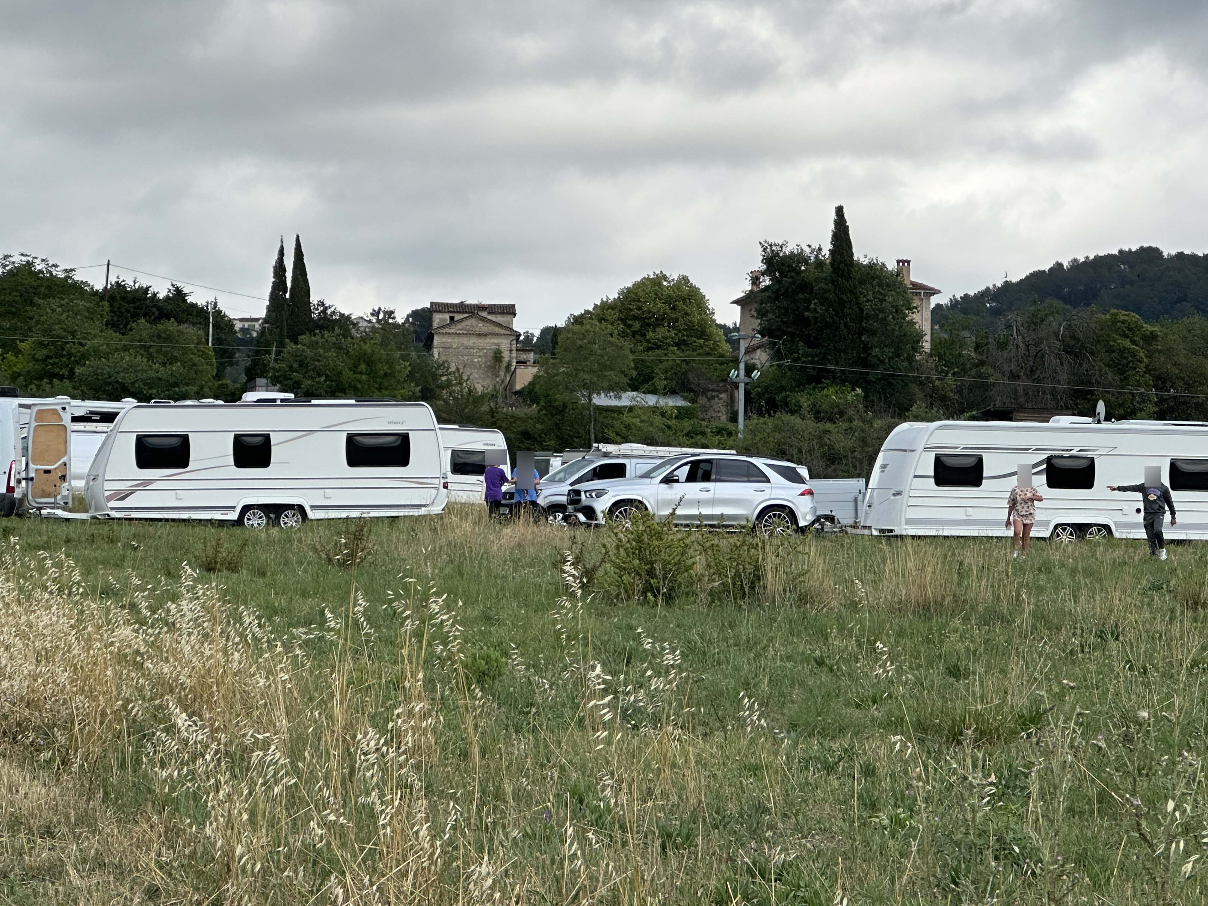 À Grasse, les Gens du voyage s'installent sur un terrain réquisitionné par l'État: le coup de gueule du maire Jérôme Viaud