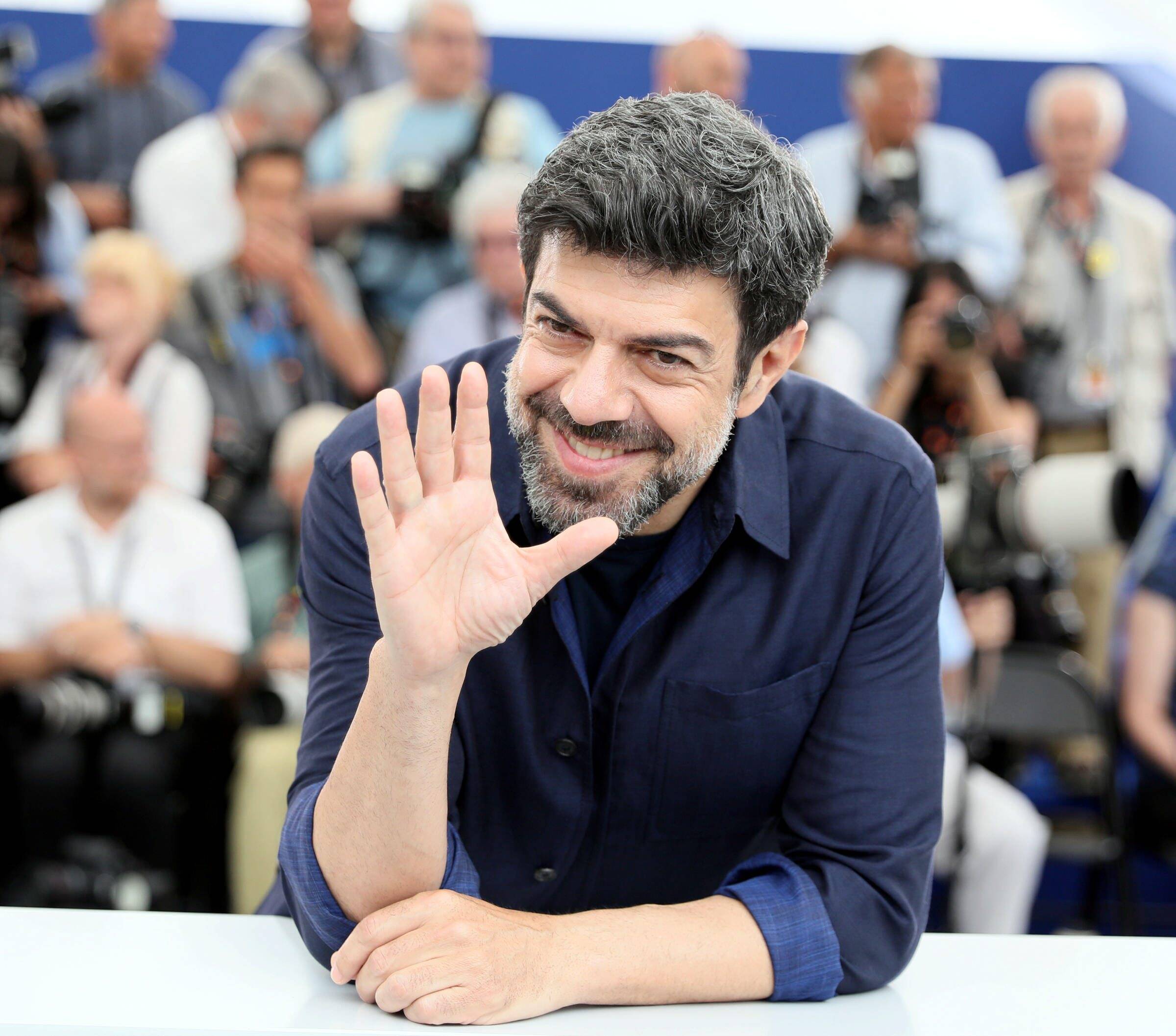 "Un homme ordinaire qui se retrouve dans une tragédie": Pierfrancesco Favino à propos de son dernier rôle de flic