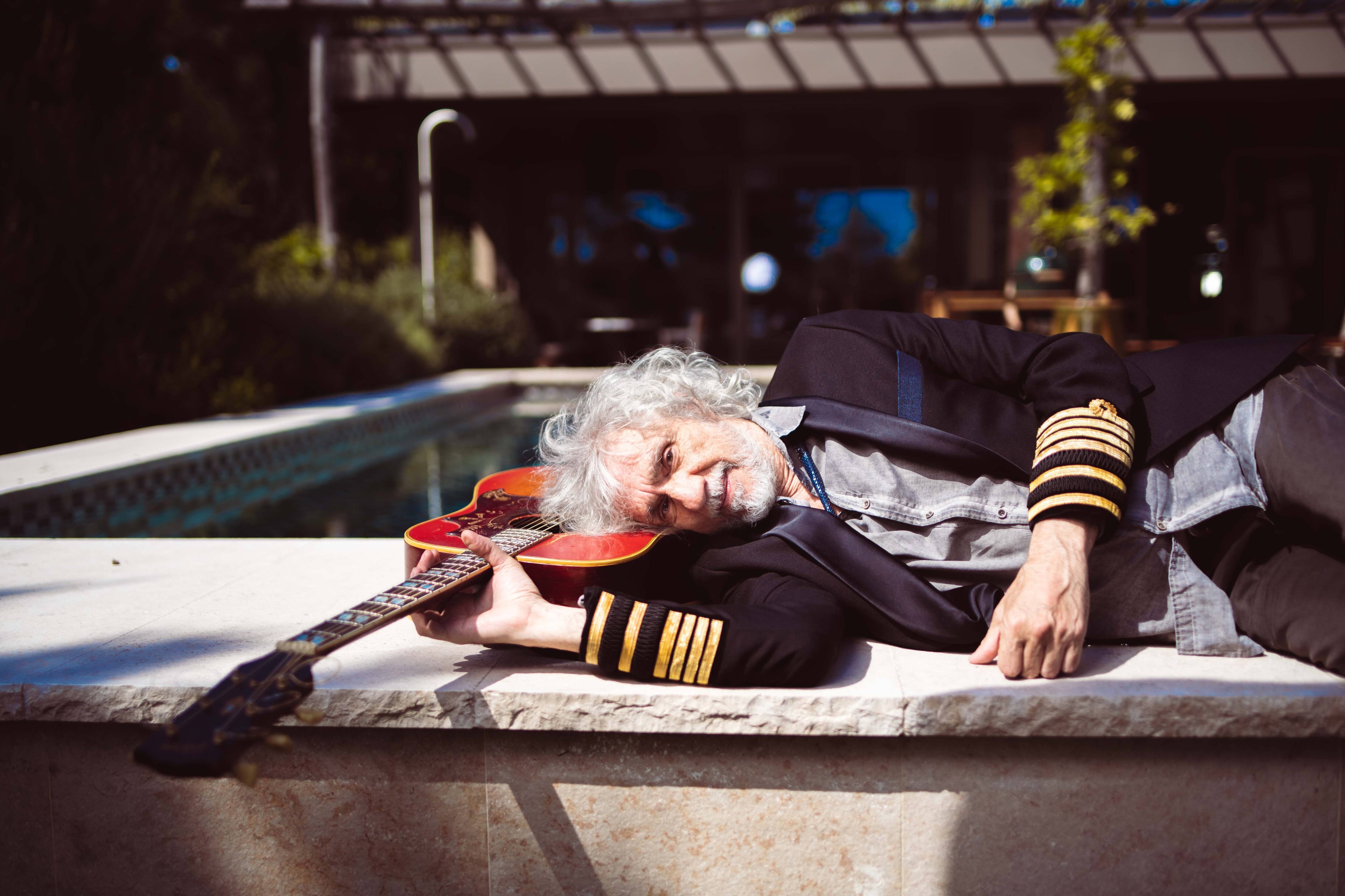 "Si ça ne siffle plus c'est que je suis mort"... On a rencontré Louis Bertignac à Ramatuelle, juste avant son concert-lecture