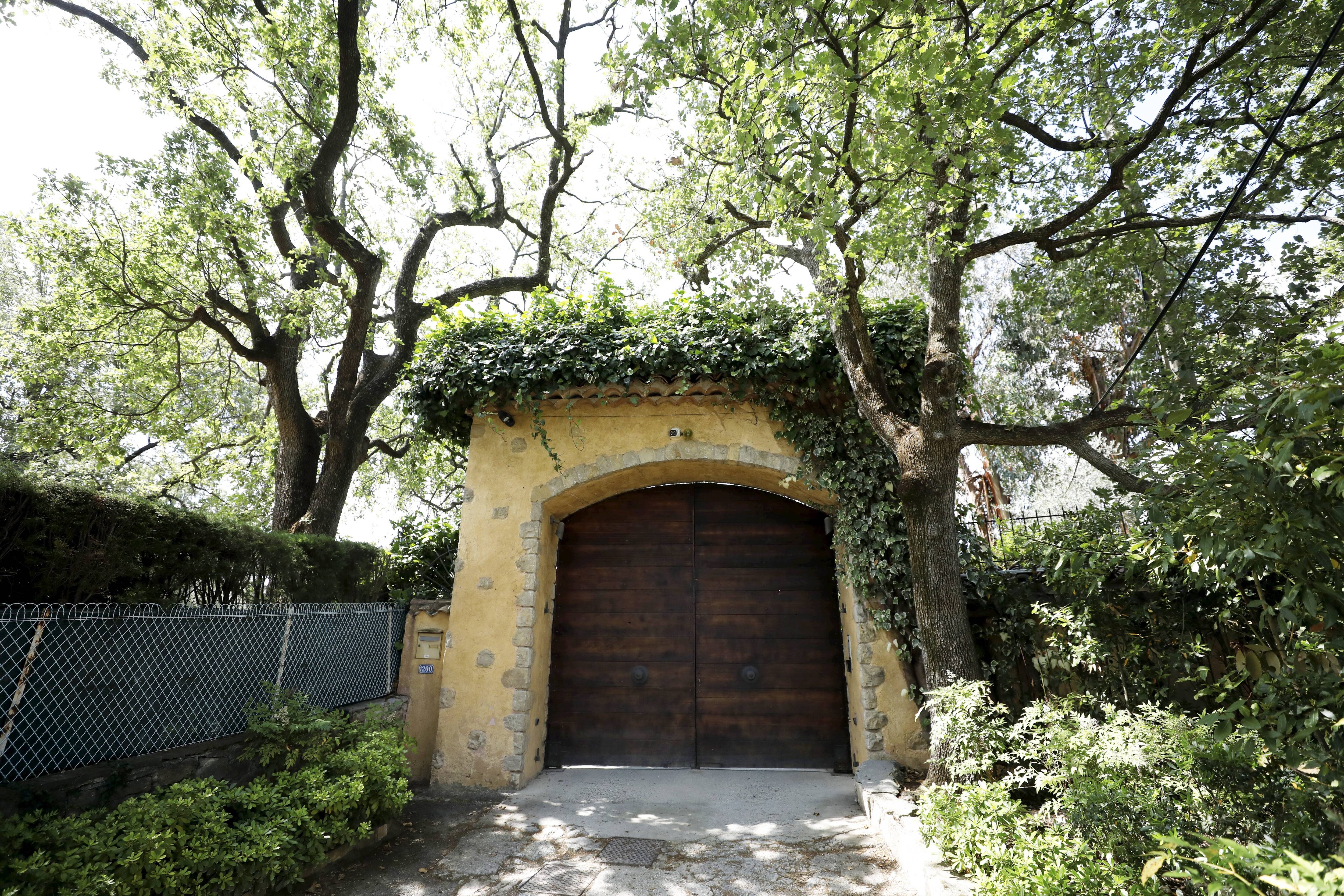 Visite de Poutine dans sa maison, le confinement passé à Châteauneuf-de-Grasse, hospitalisation à Monaco... on vous raconte les liens étroits entre Berlusconi et la Côte d'Azur