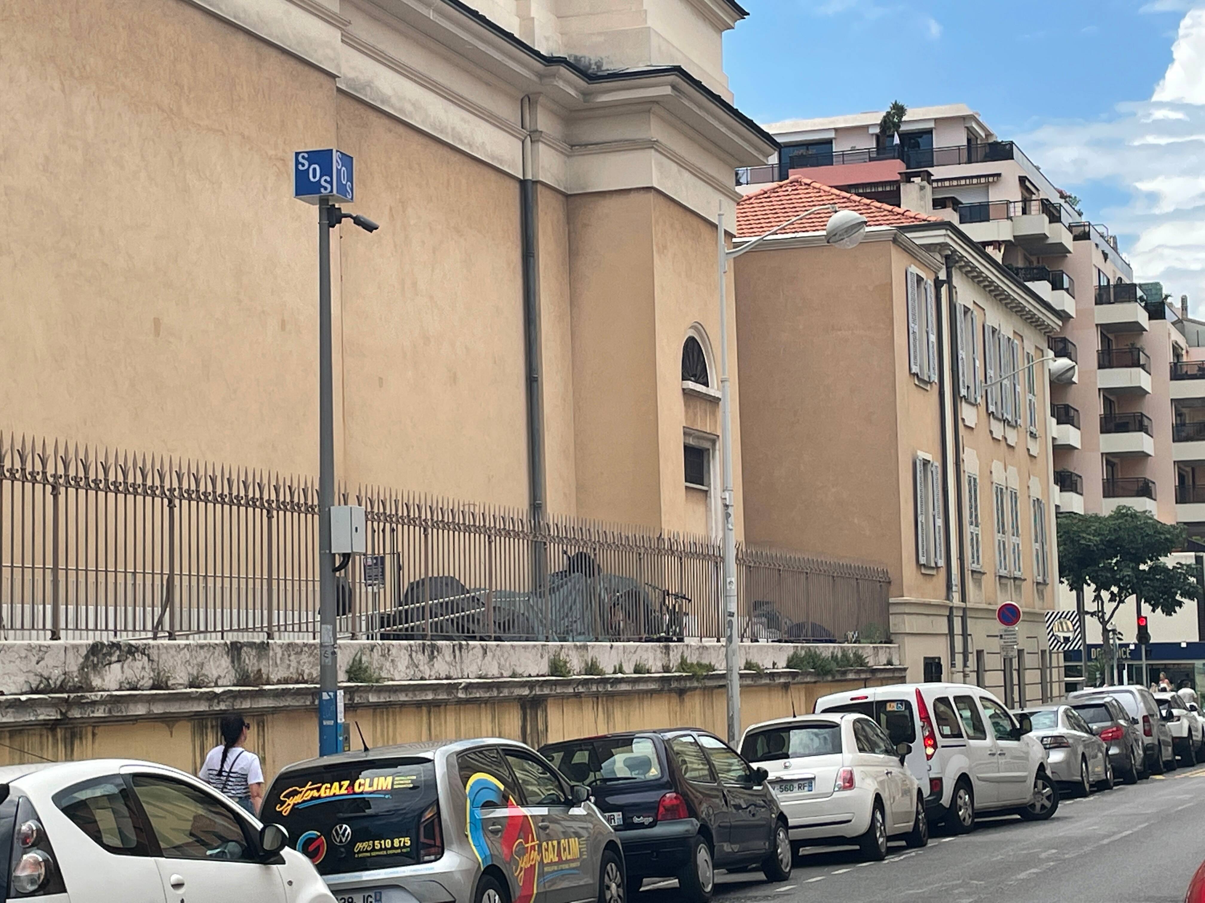 Migrants bientôt expulsés de l'église du VSu à Nice: "Ce ne sont pas des clandestins, mais des demandeurs d'asile", s'insurgent les associations