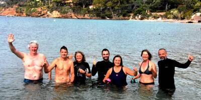 SportsDes cours de natation sur la plage du Rayol-Canadel avec le groupe Nag'Eau Rayol