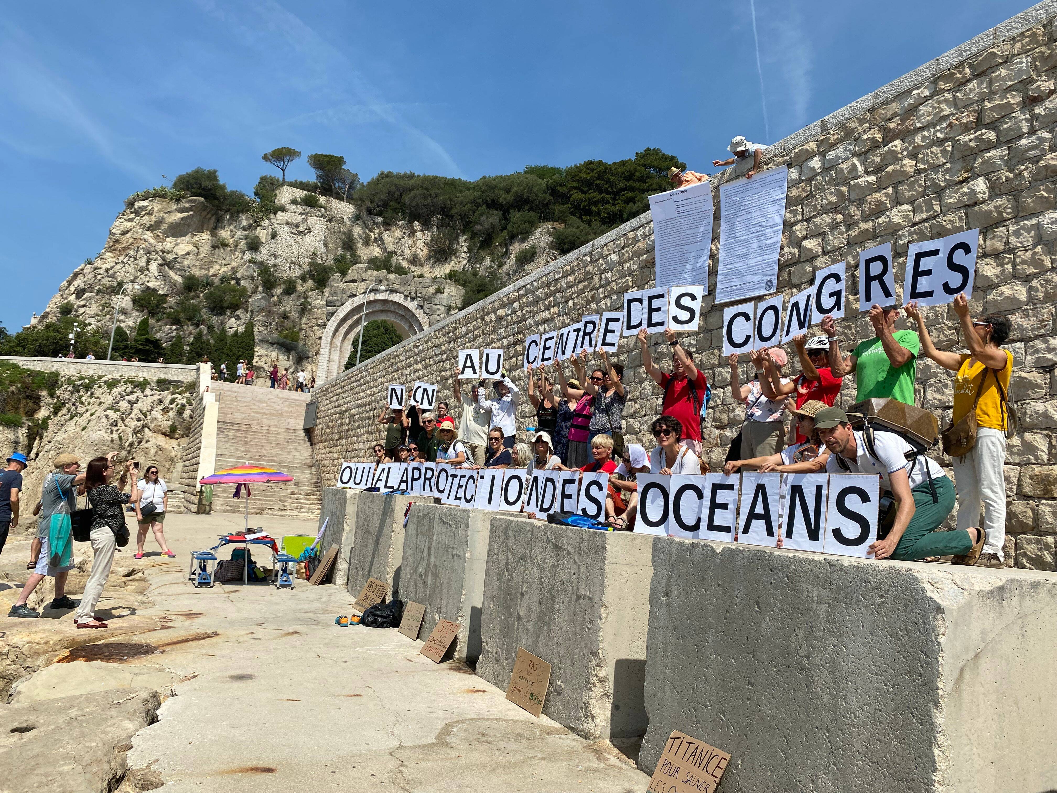 "Non à la construction du centre des congrès, oui à la protection des océans": qui étaient ces militants associatifs réunis au port de Nice ce samedi?