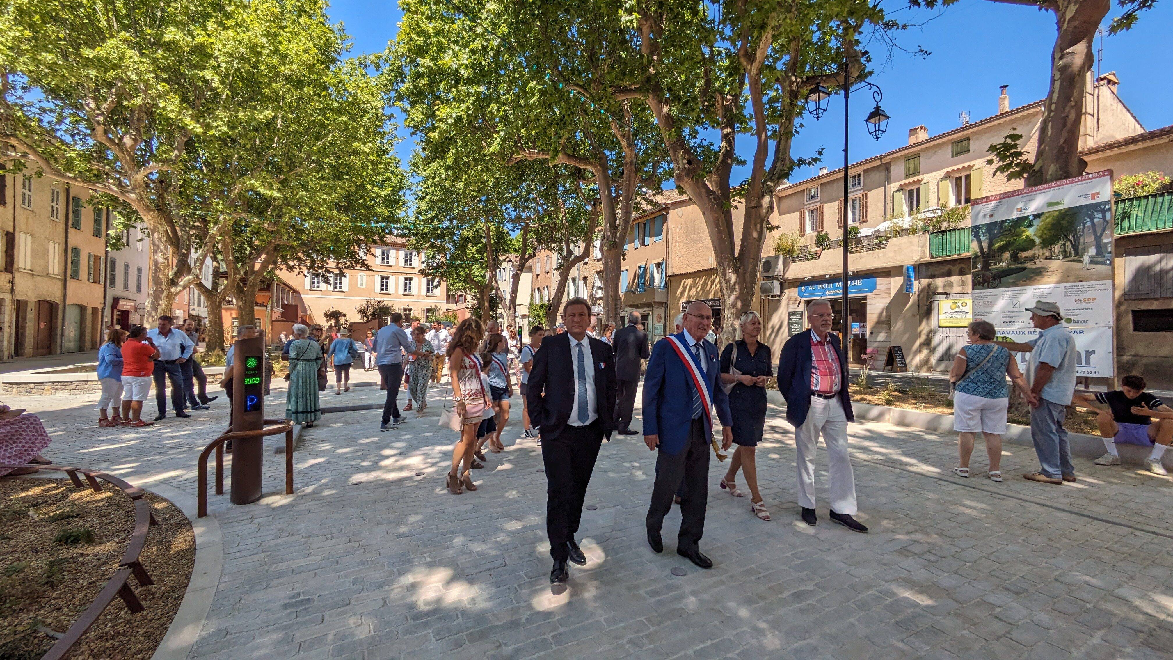 À Cotignac dans le Var, l'un des plus beaux villages de France... encore embelli après des travaux