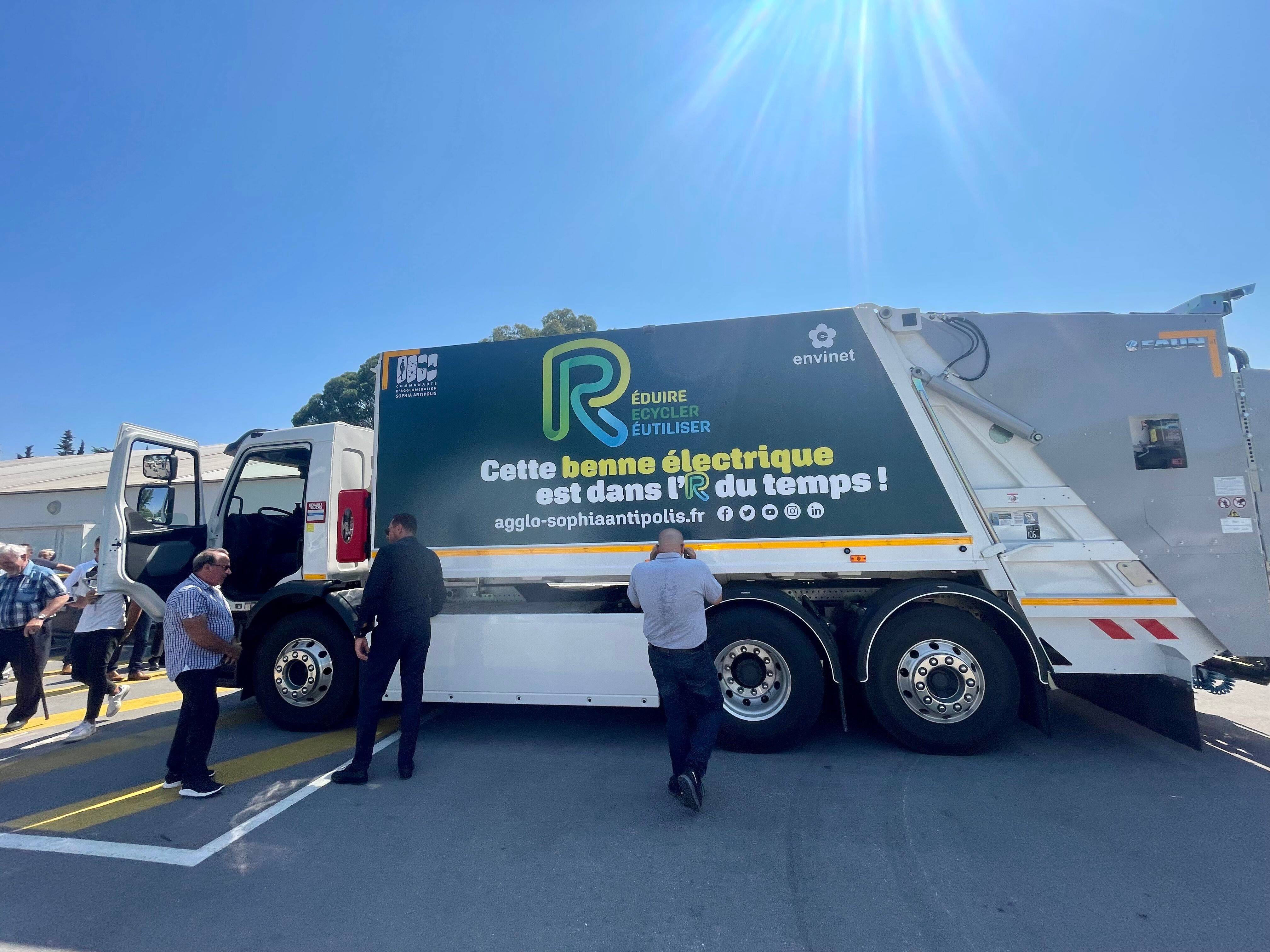 "La benne à ordures du futur", un camion poubelle silencieux et 100% électrique débarque à Antibes