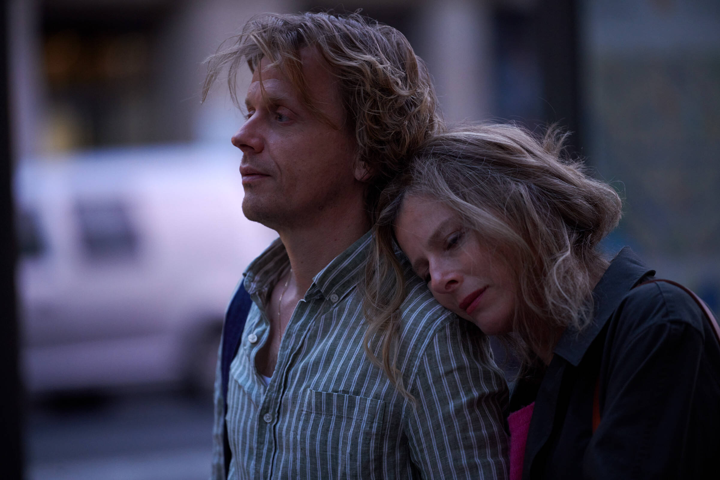 "Une nuit": errance amoureuse dans Paris avec Alex Lutz et Karin Viard