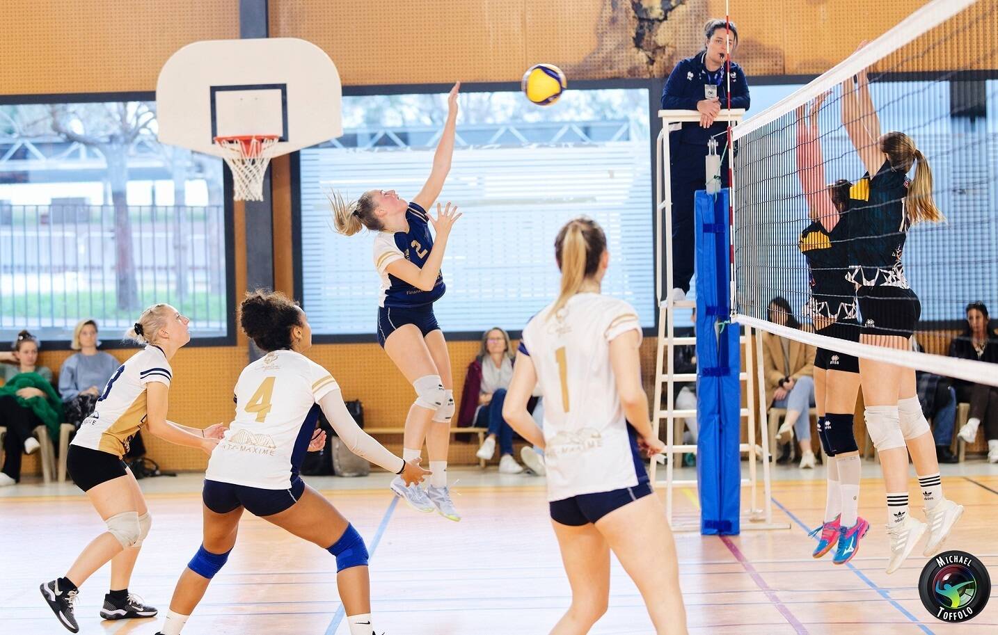 L'entraîneur de volley Alexis Farjaudon quitte le monde professionnel et signe en amateur dans le Var