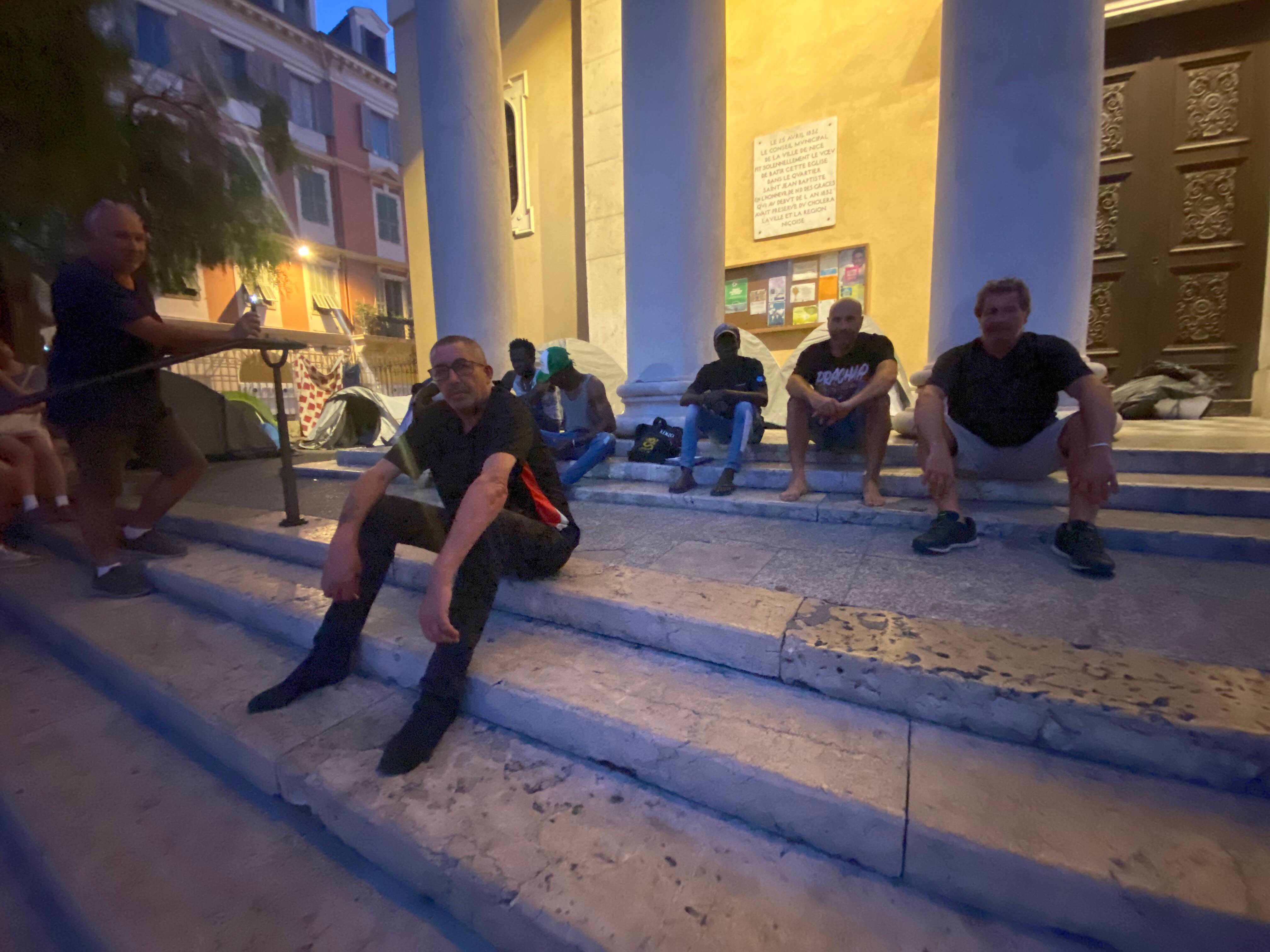 La Ville veut expulser un camp installé sur le parvis d'une église de Nice depuis des années, les paroissiens interloqués