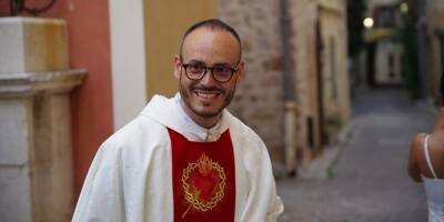 De Santiago du Chili à Antibes, ce nouveau prêtre célèbre sa première messe dimanche