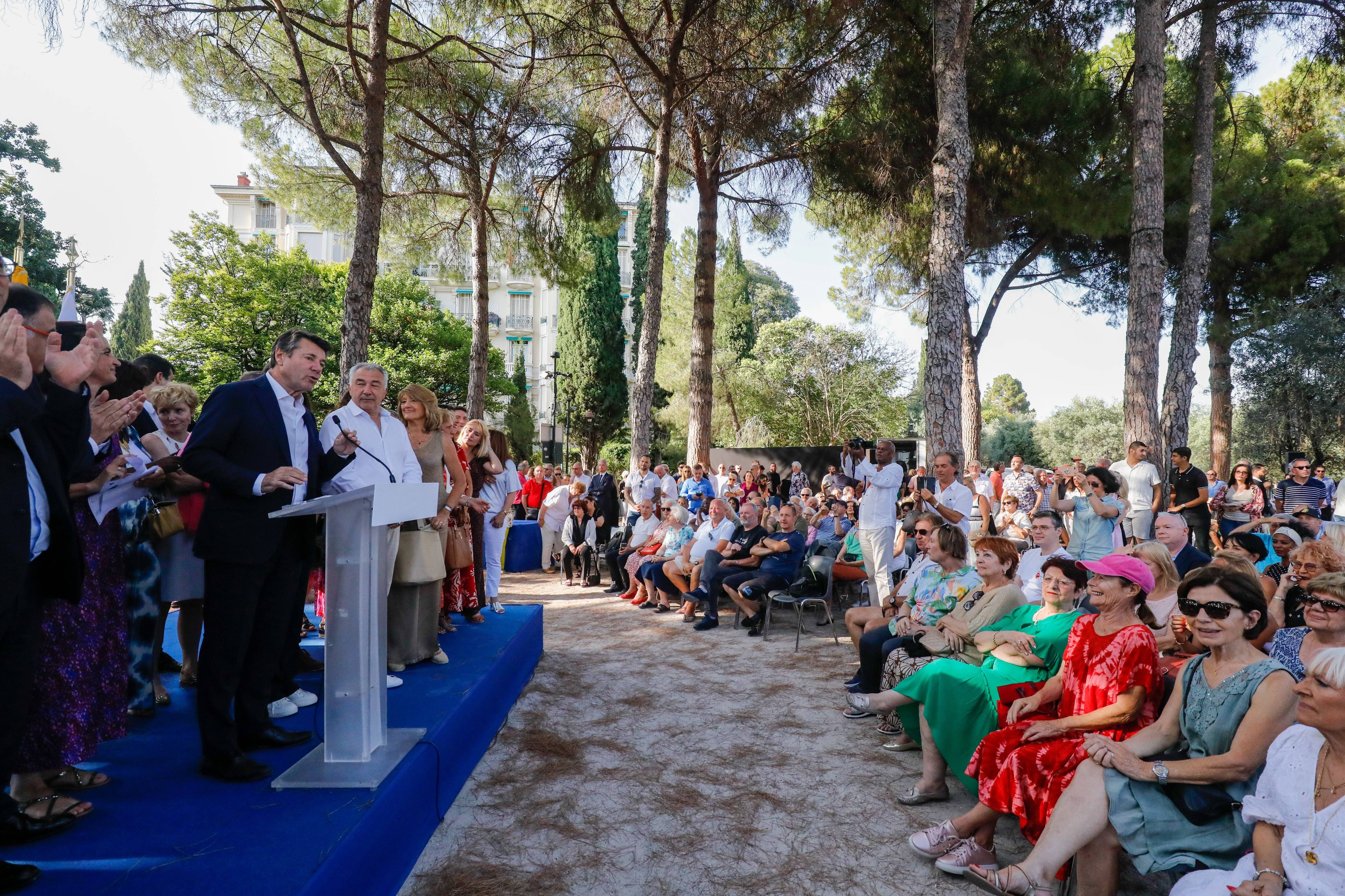 "Selon ChatGPT, je pourrais être indétrônable": le discours de Christian Estrosi devant ses amis réunis à Nice