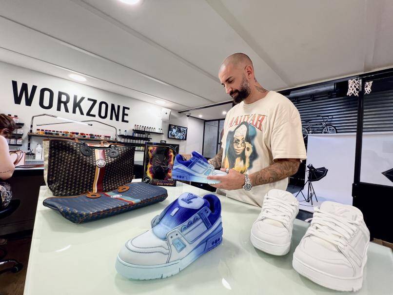 Cet artiste azur en customise les baskets de Neymar et des plus