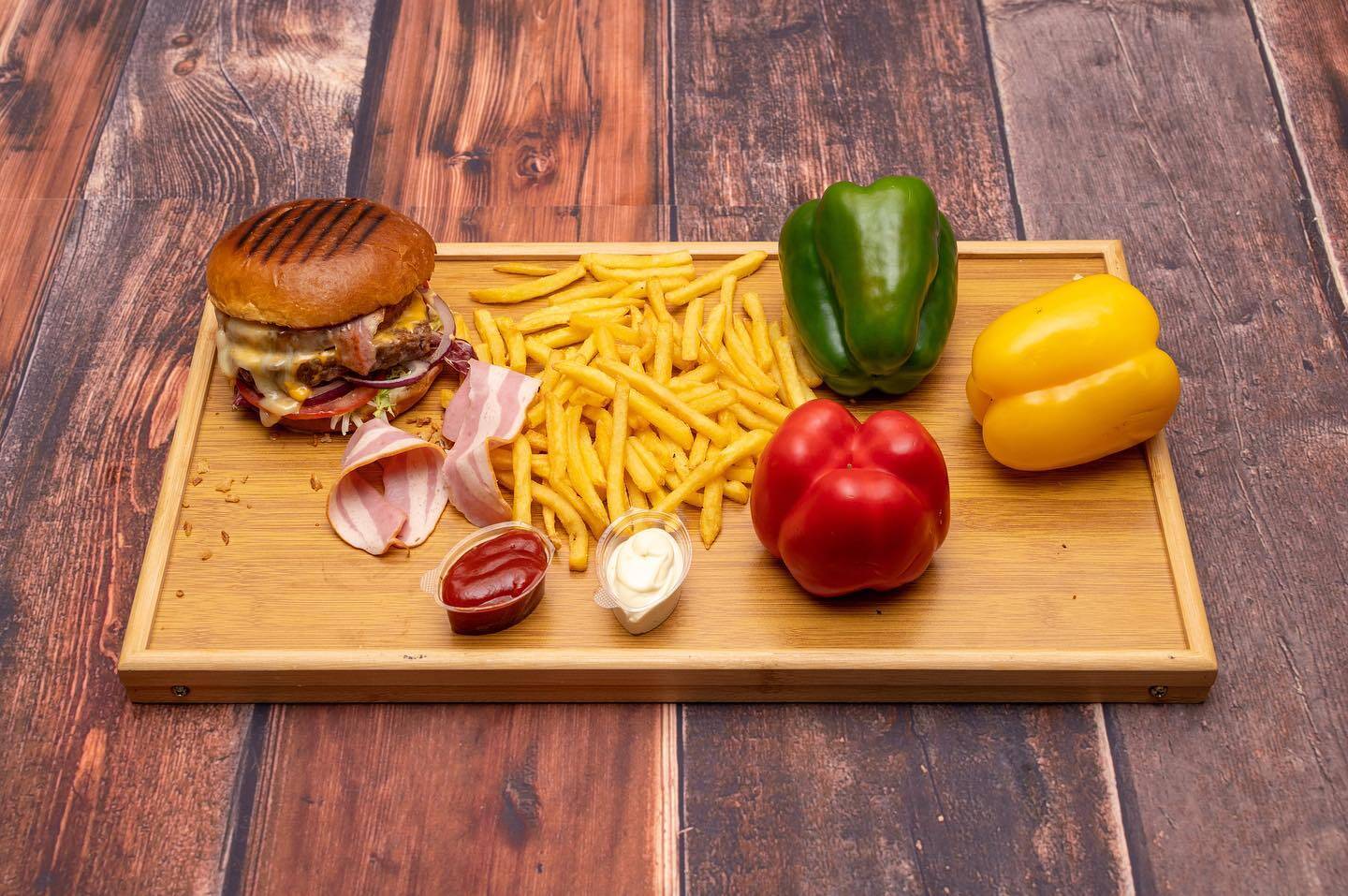 Après l'hygiène et les nuisances, une affaire de rixe avec séquestration: un snack de Nice de nouveau fermé administrativement