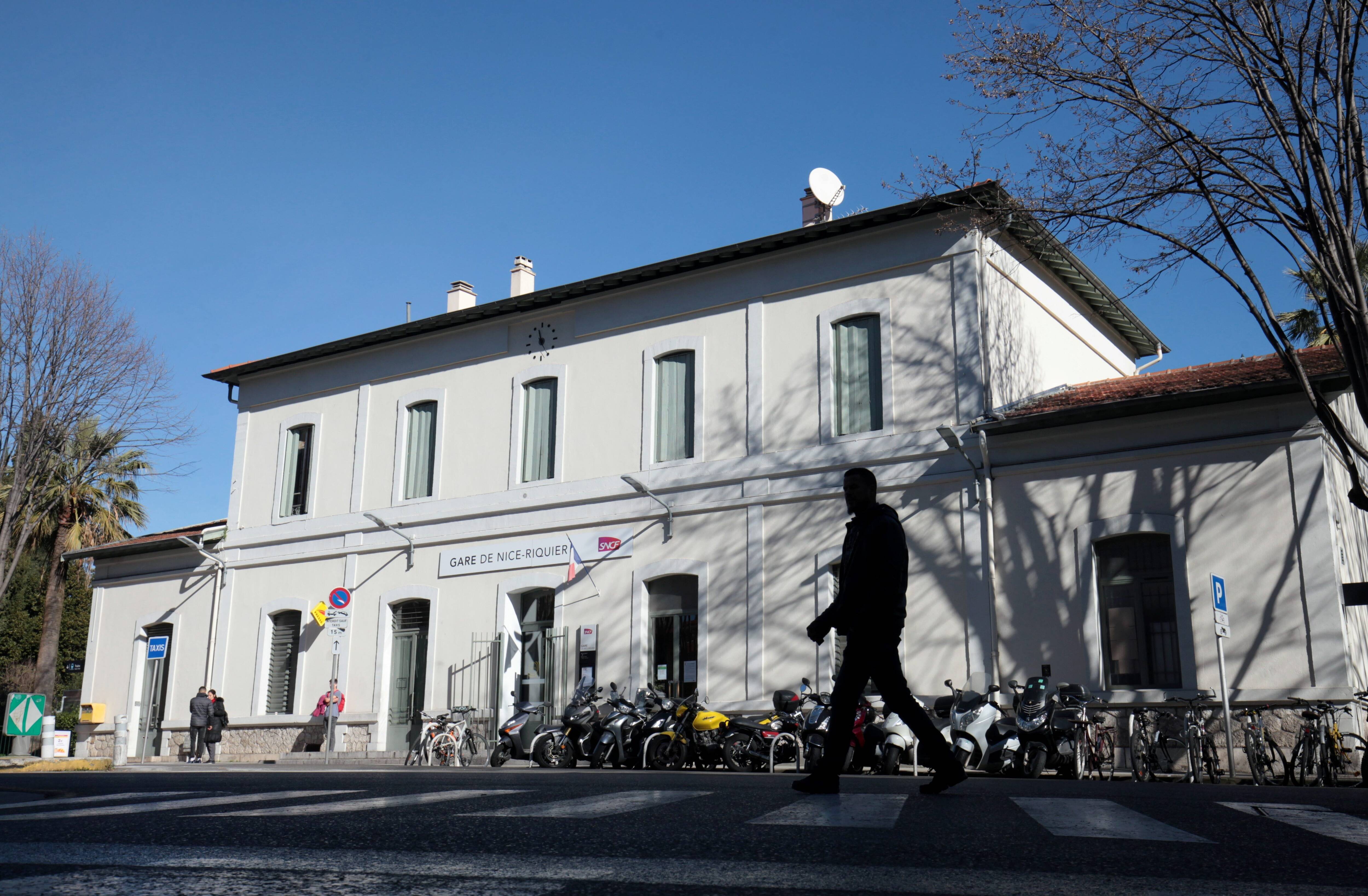Un jeune homme grièvement blessé par arme blanche près d'une gare à Nice