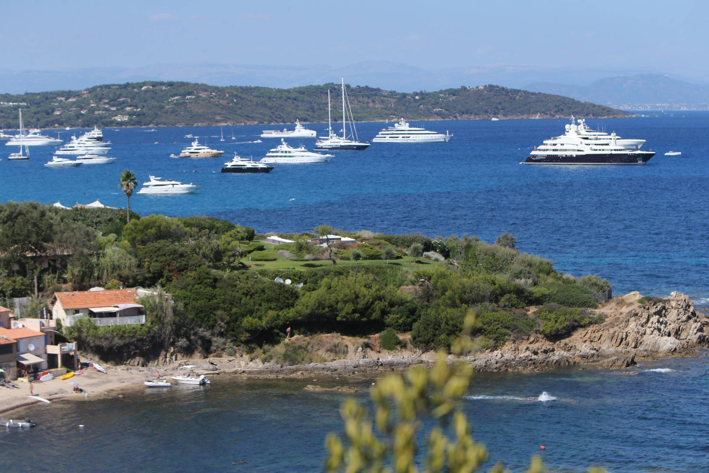 "Arrêtsminute" pour les yachts, zone de mouillage, équipements légers