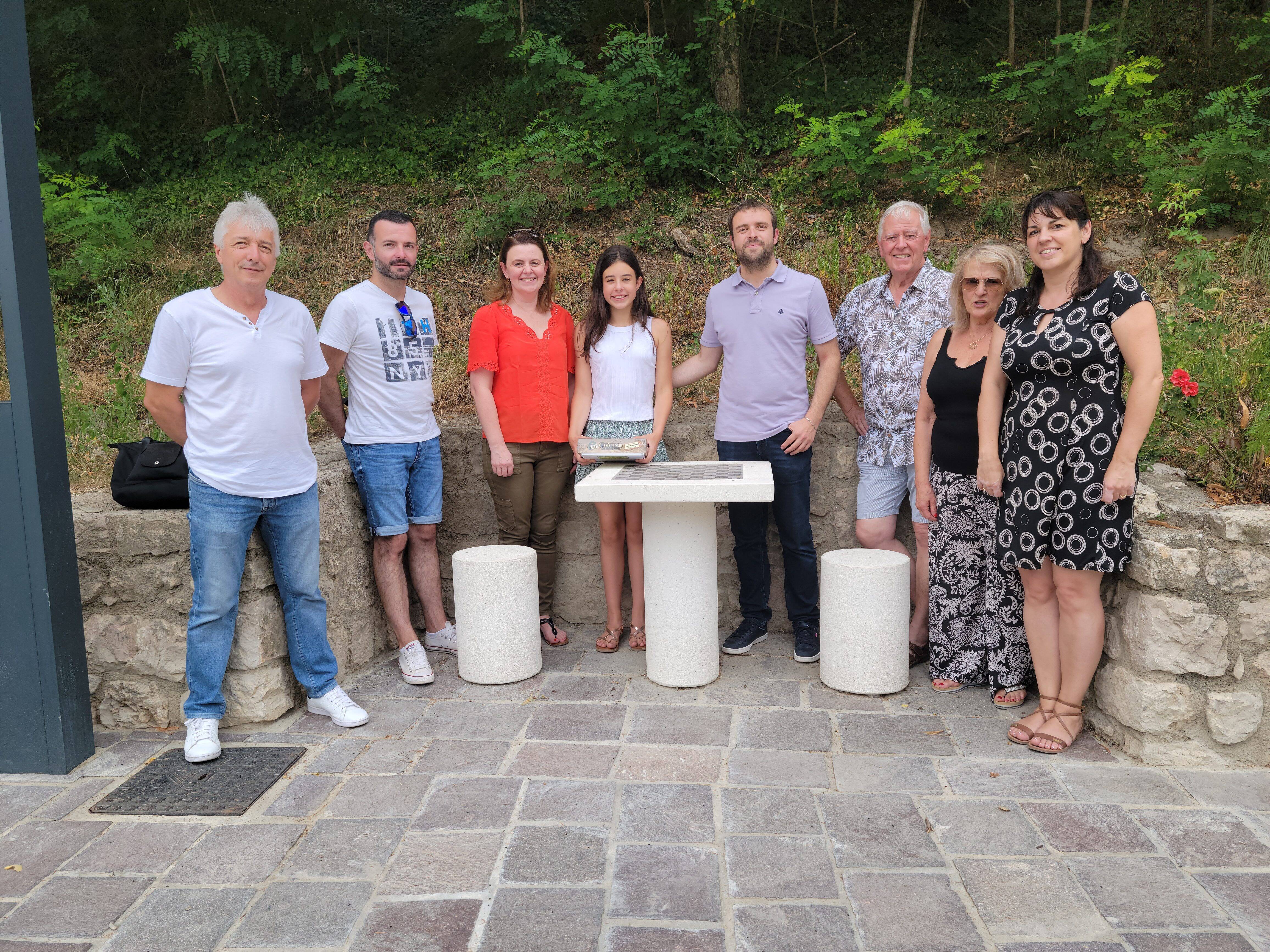 À 12 ans, elle récolte 900 euros dans son école en Suisse pour aider la commune de Breil-sur-Roya