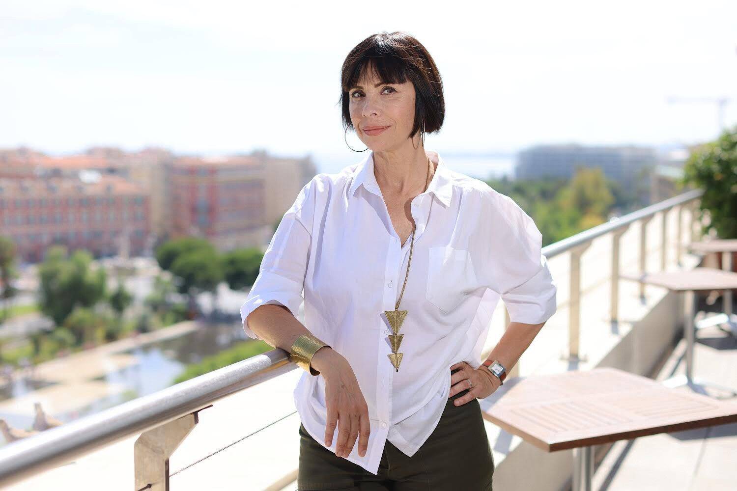 "On devrait avoir un fou rire par jour": Mathilda May présentera son nouveau spectacle à Nice à l'automne